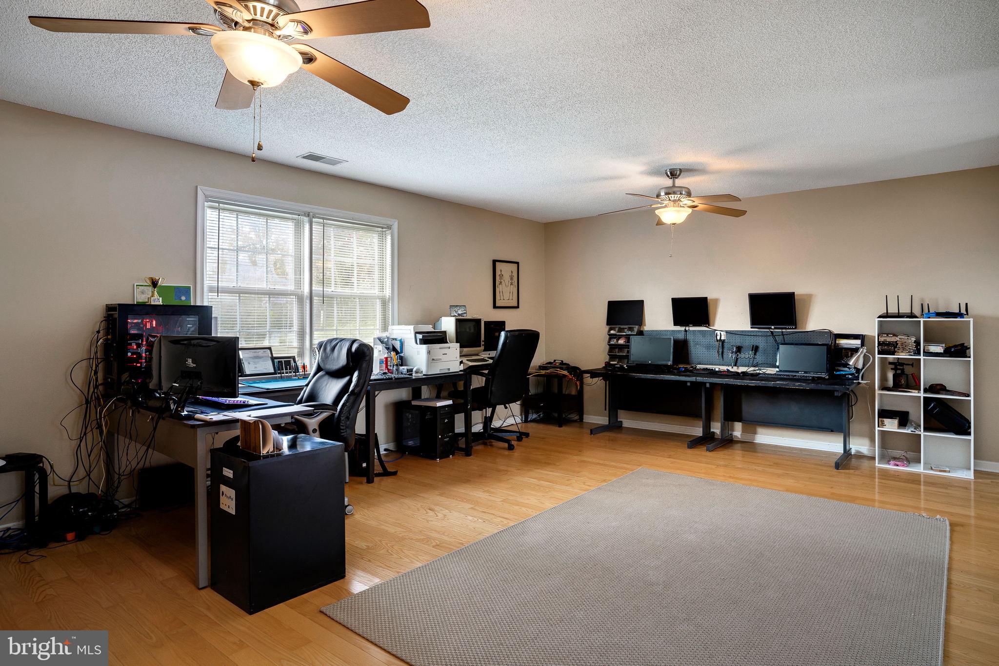 FAIRVIEW ESTATES - Residential