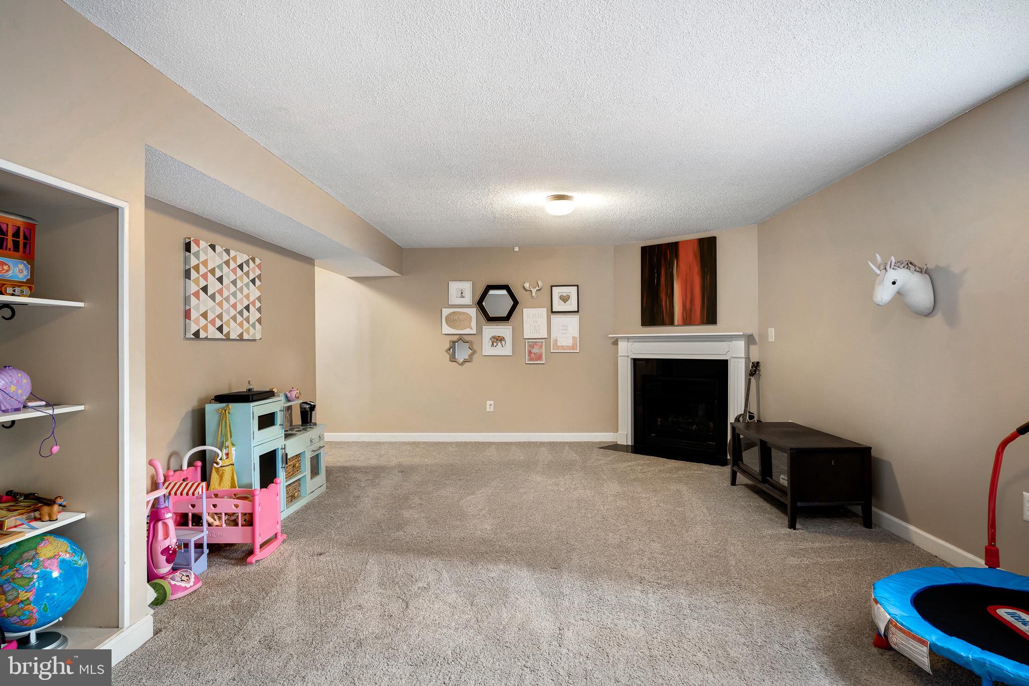 FAIRVIEW ESTATES - Residential