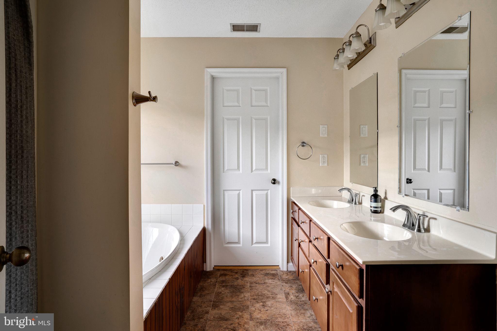 FAIRVIEW ESTATES - Residential