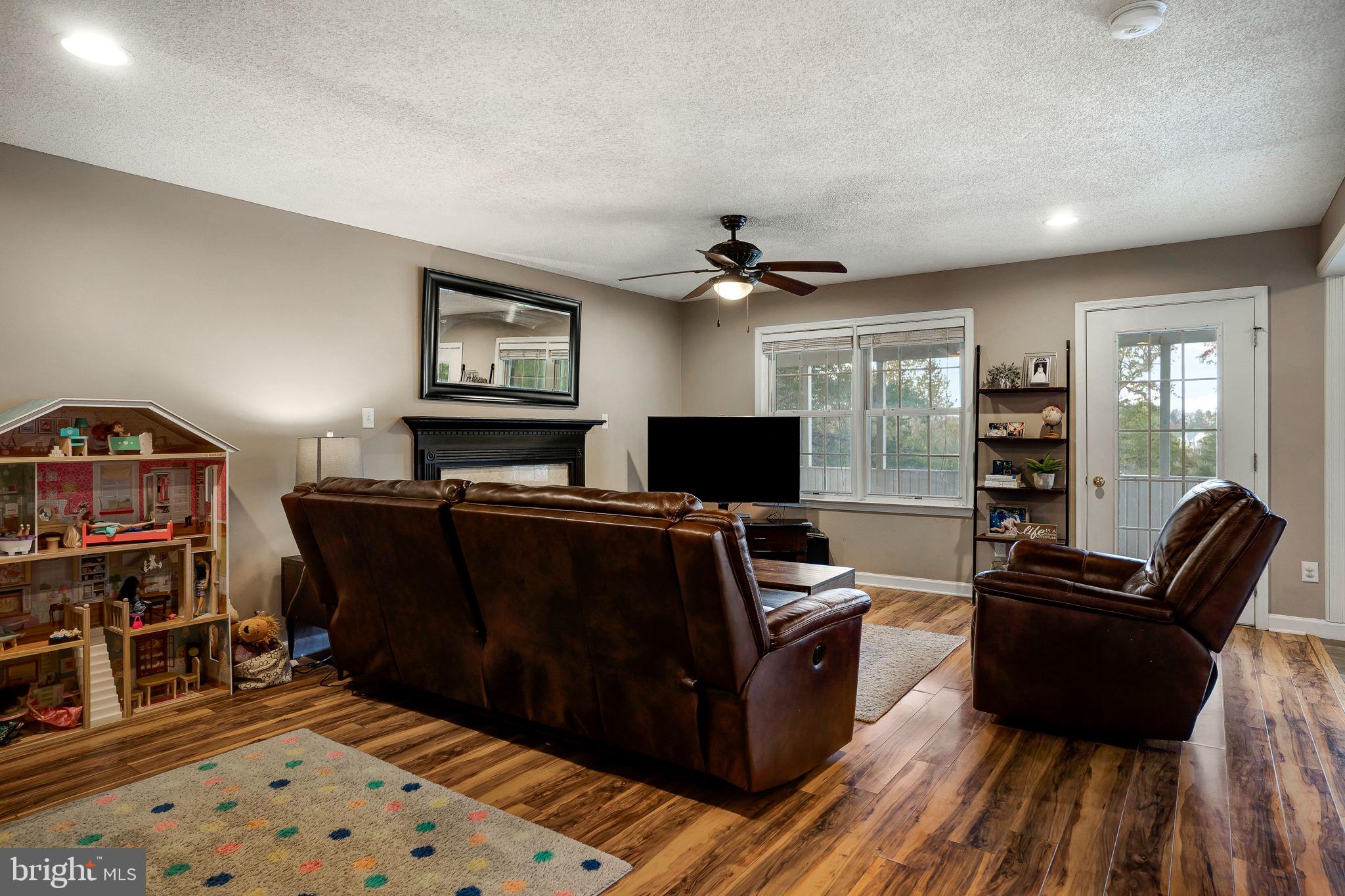 FAIRVIEW ESTATES - Residential