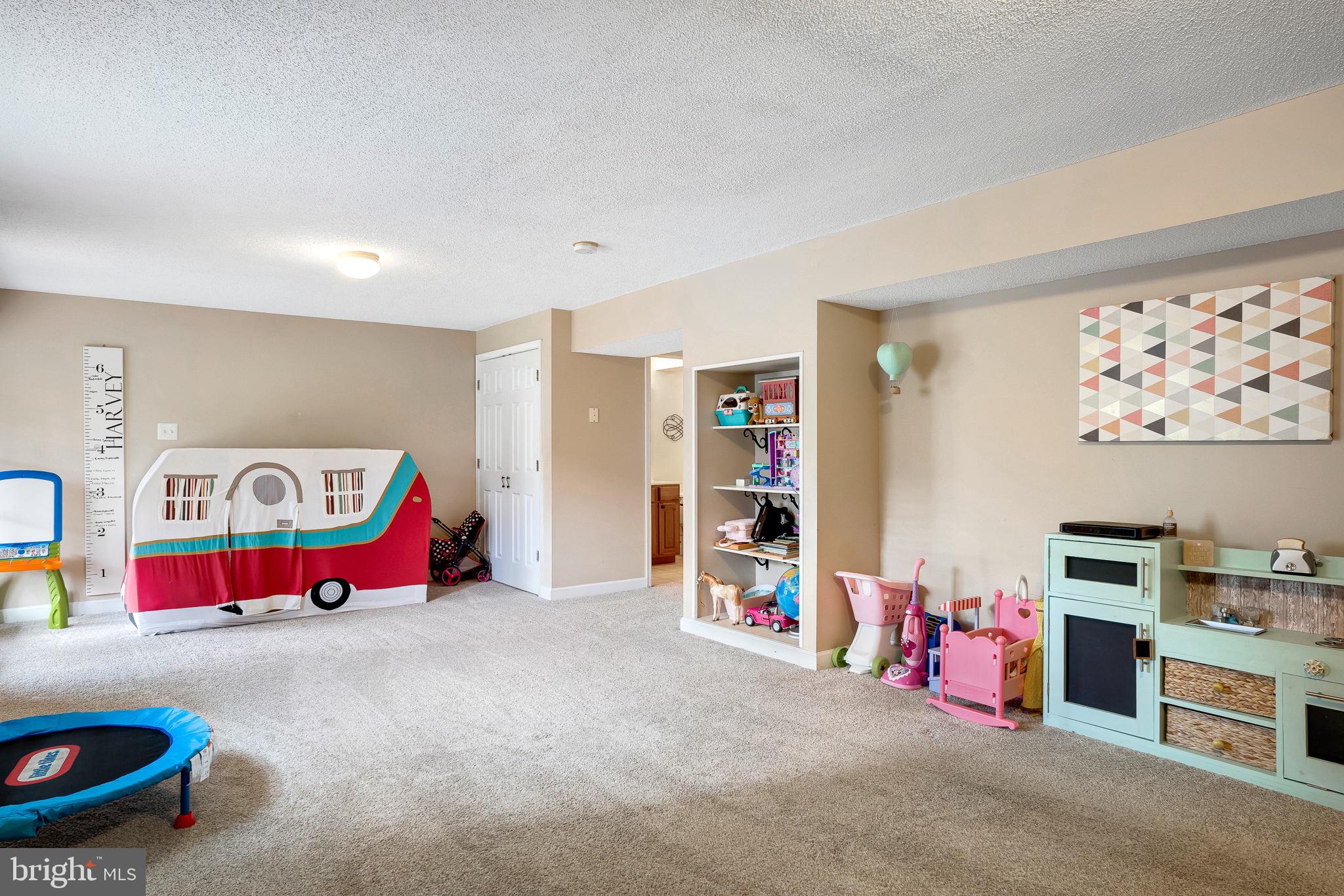 FAIRVIEW ESTATES - Residential