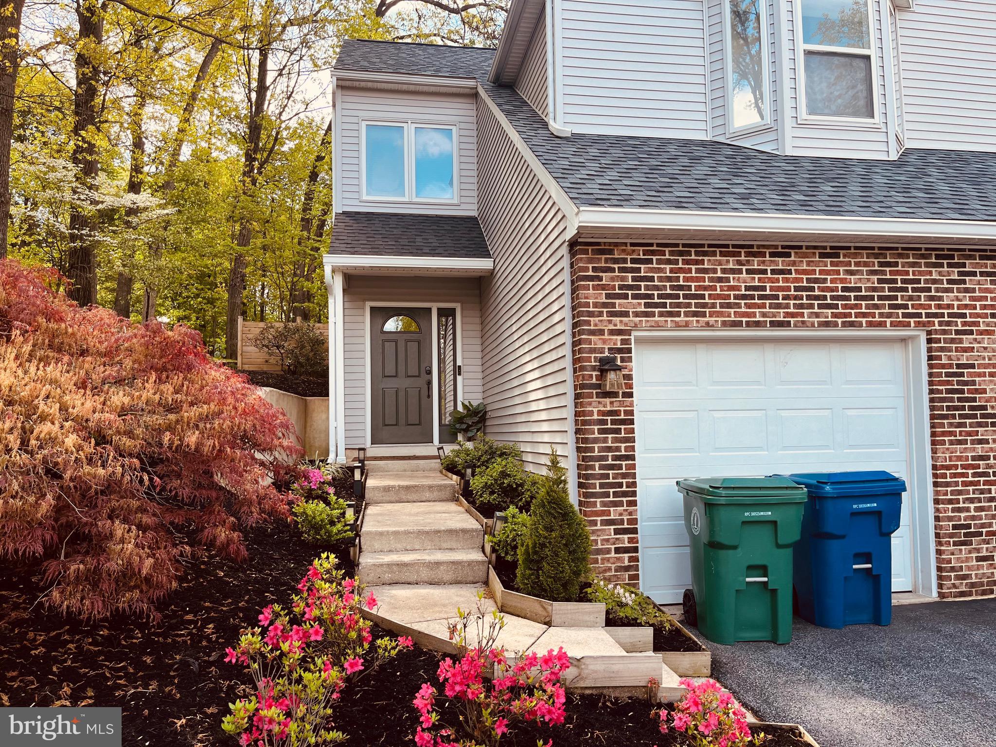 1023 OAK KNOLL DRIVE