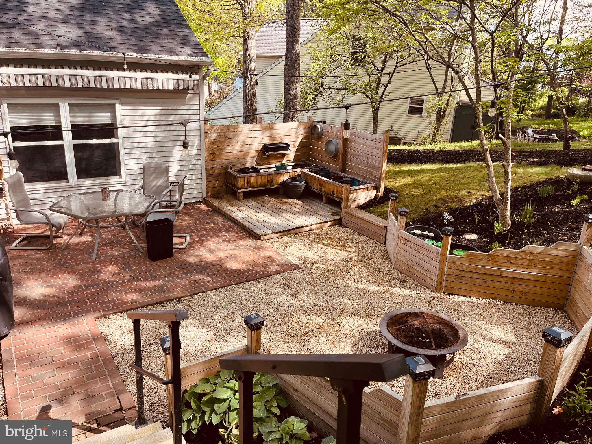 1023 OAK KNOLL DRIVE