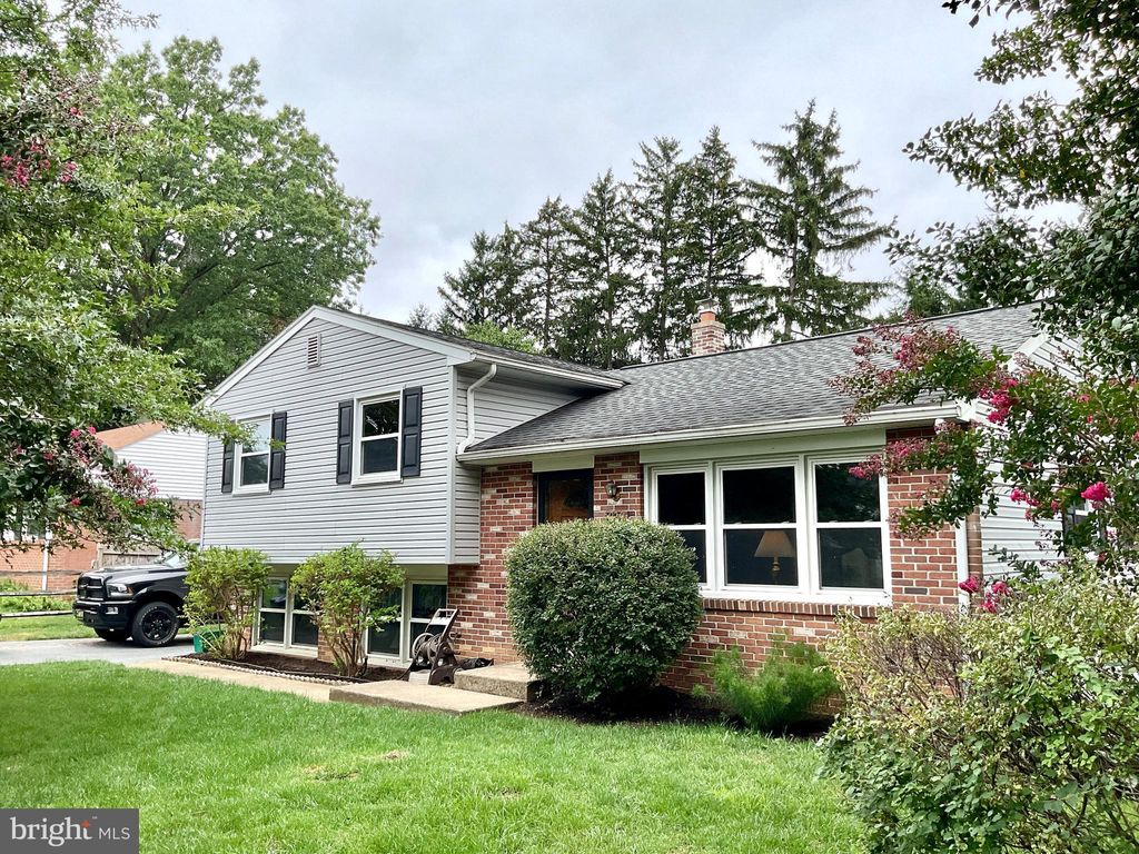 Photo of 929 Irwin Avenue, LANCASTER, PA 17603 (MLS # PALA2076340)