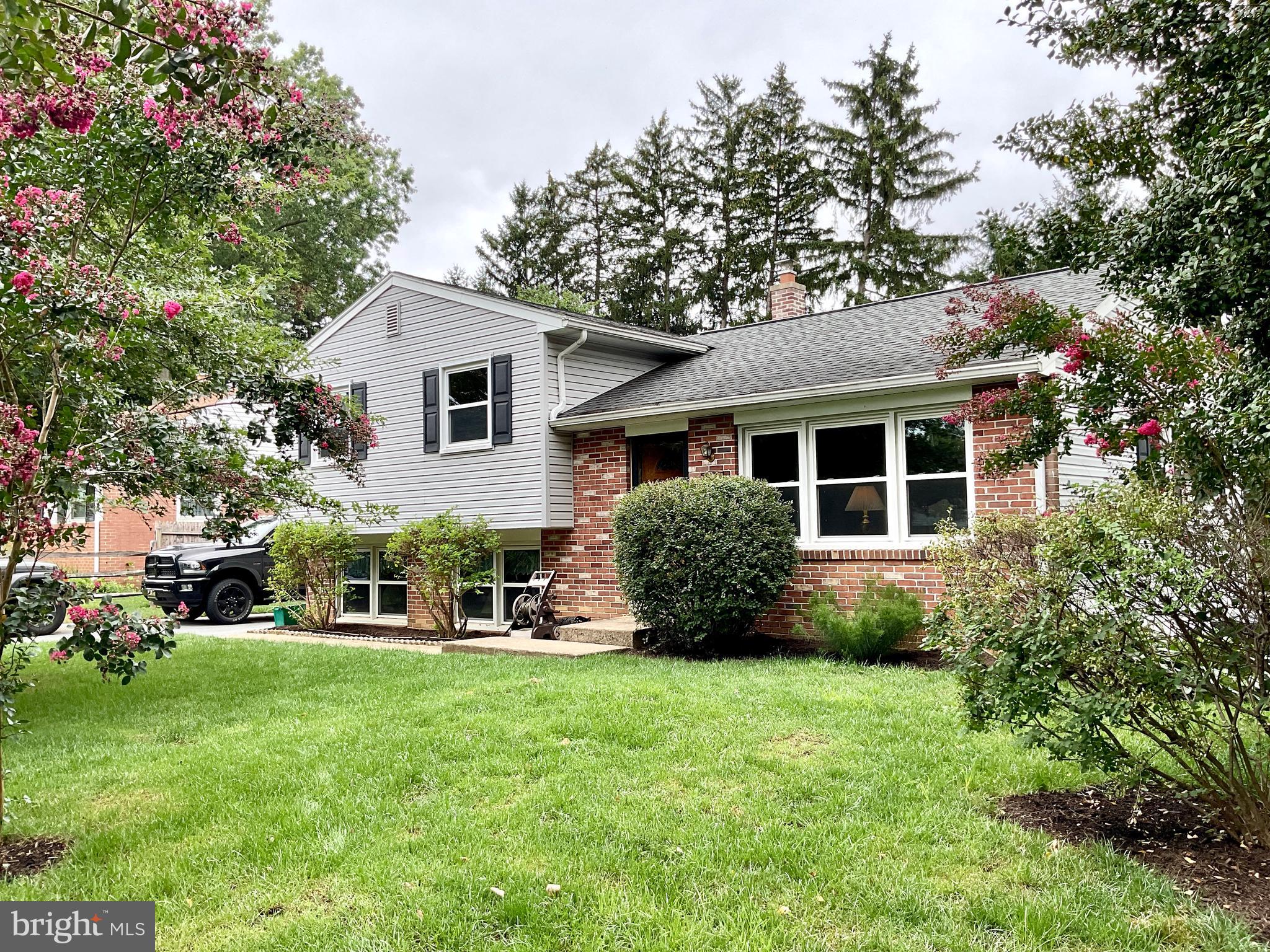 This property is going to onsite auction 11/8/2025 at 11:00 am and is being sold with reserve. LISTED PRICE IS ONLY A SUGGESTED OPENING BID AND IS NOT INDICATIVE OF THE FINAL SALES PRICE WHICH WILL BE BY SELLER CONFIRMATION DAY OF AUCTION. Terms: Down payment of $20,000 required day of auction. Settlement on or before December 23, 2025. Transfer taxes to be paid by buyer. Real Estate taxes shall be prorated.
Here's an ideally located 1108 Sq Ft Bi-level with an additional 489 Sq Ft finished lower-level family room w/ with a dry bar. Dwelling offered by motivated sellers has low maintenance brick & vinyl exterior and could use interior painting/updates. House has large deck overlooking spacious back yard complete with patio & fire ring.