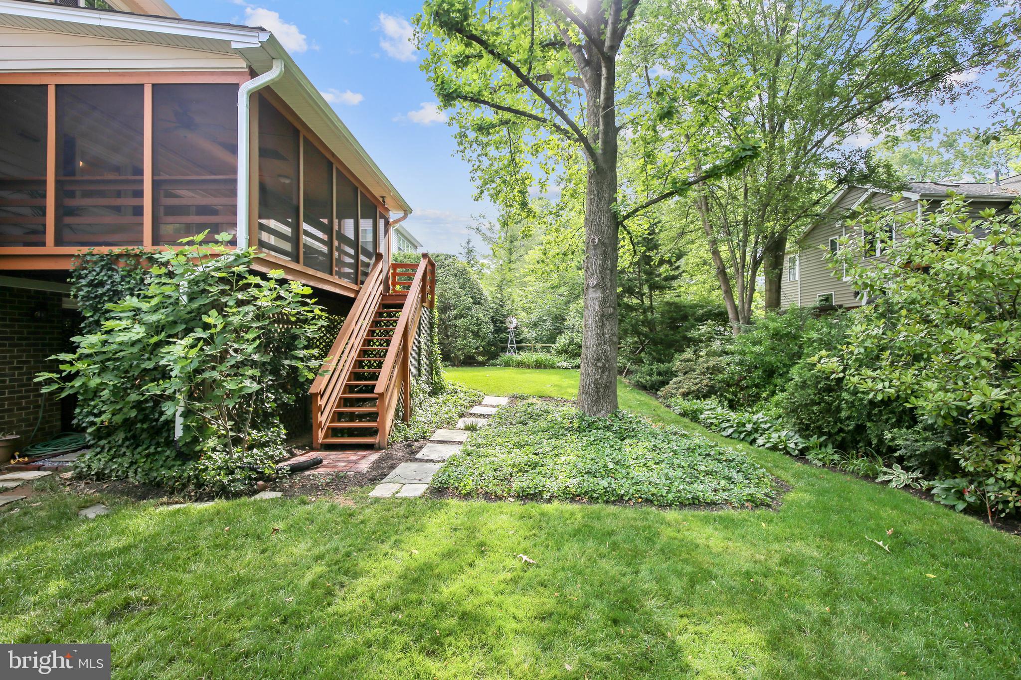 SIGNAL HILL - Residential