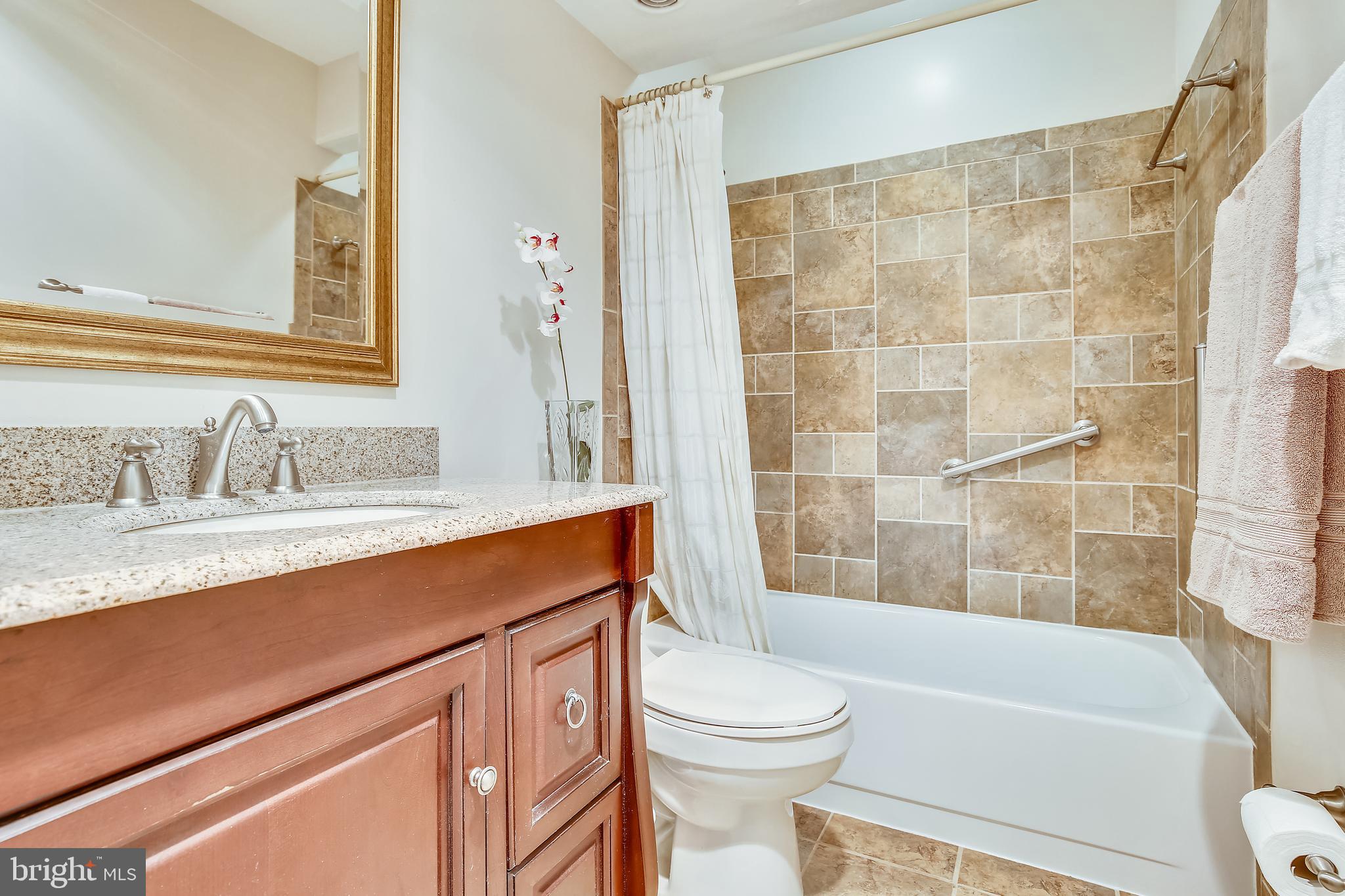 SIGNAL HILL - Residential