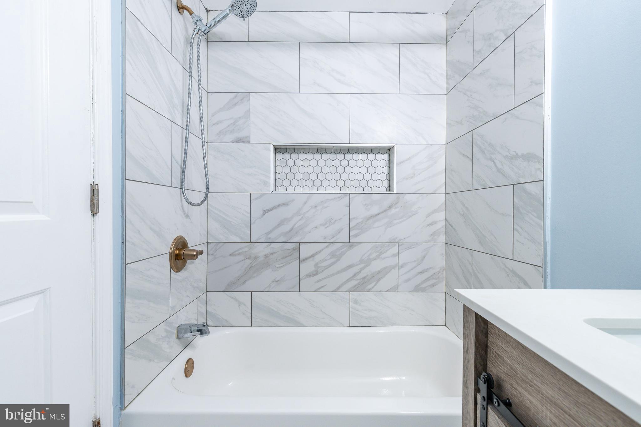 PASSYUNK SQUARE - Residential