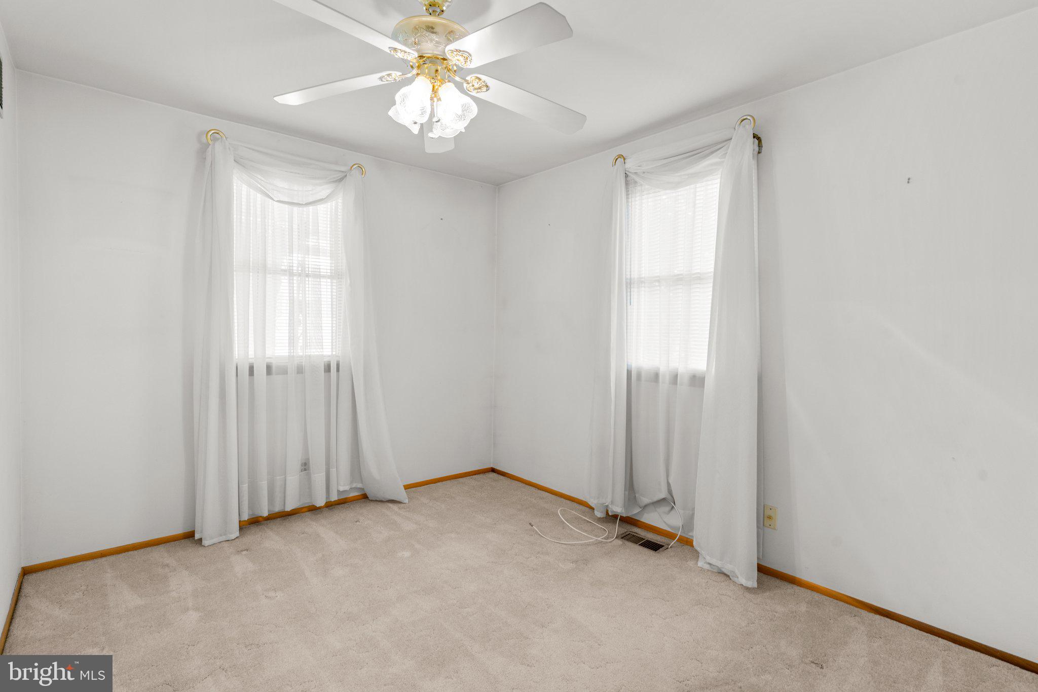 ROLAND TERRACE - Residential