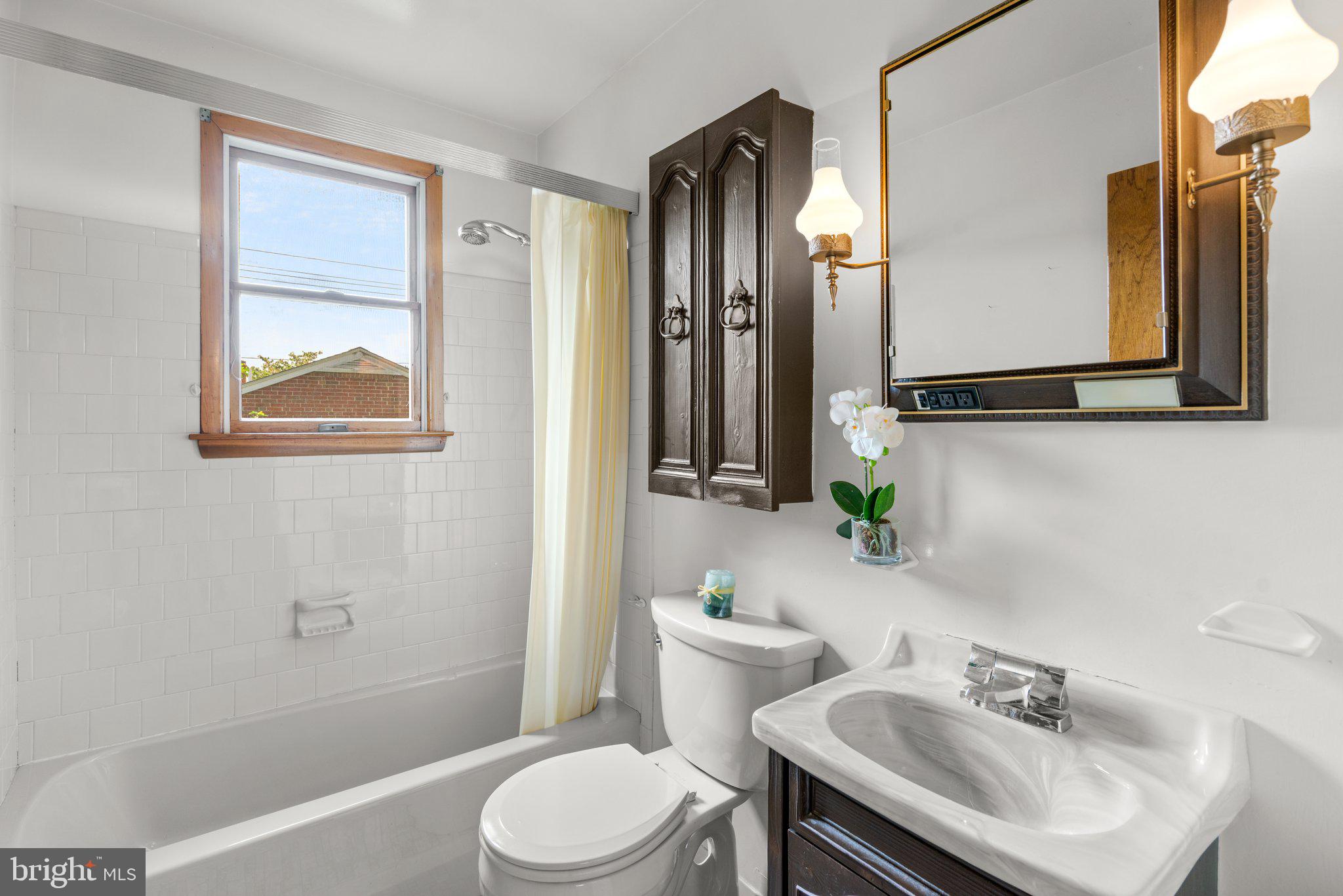 ROLAND TERRACE - Residential