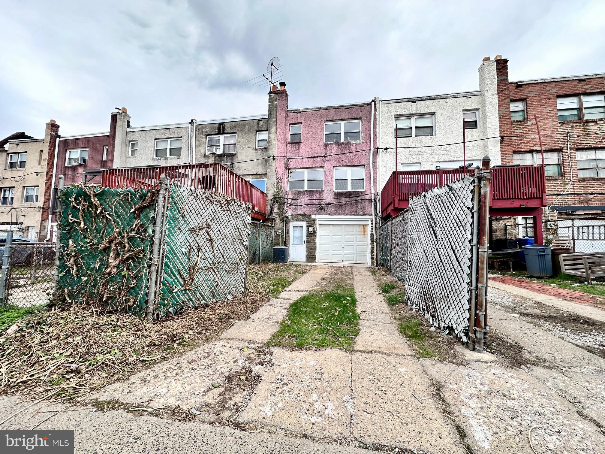 WEST OAK LANE - Residential