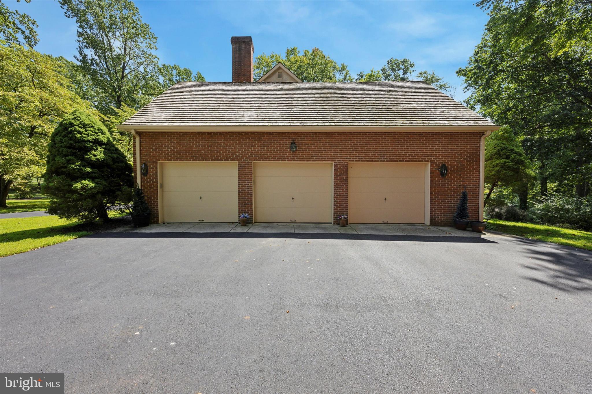 SPRINGTON POINTE - Residential