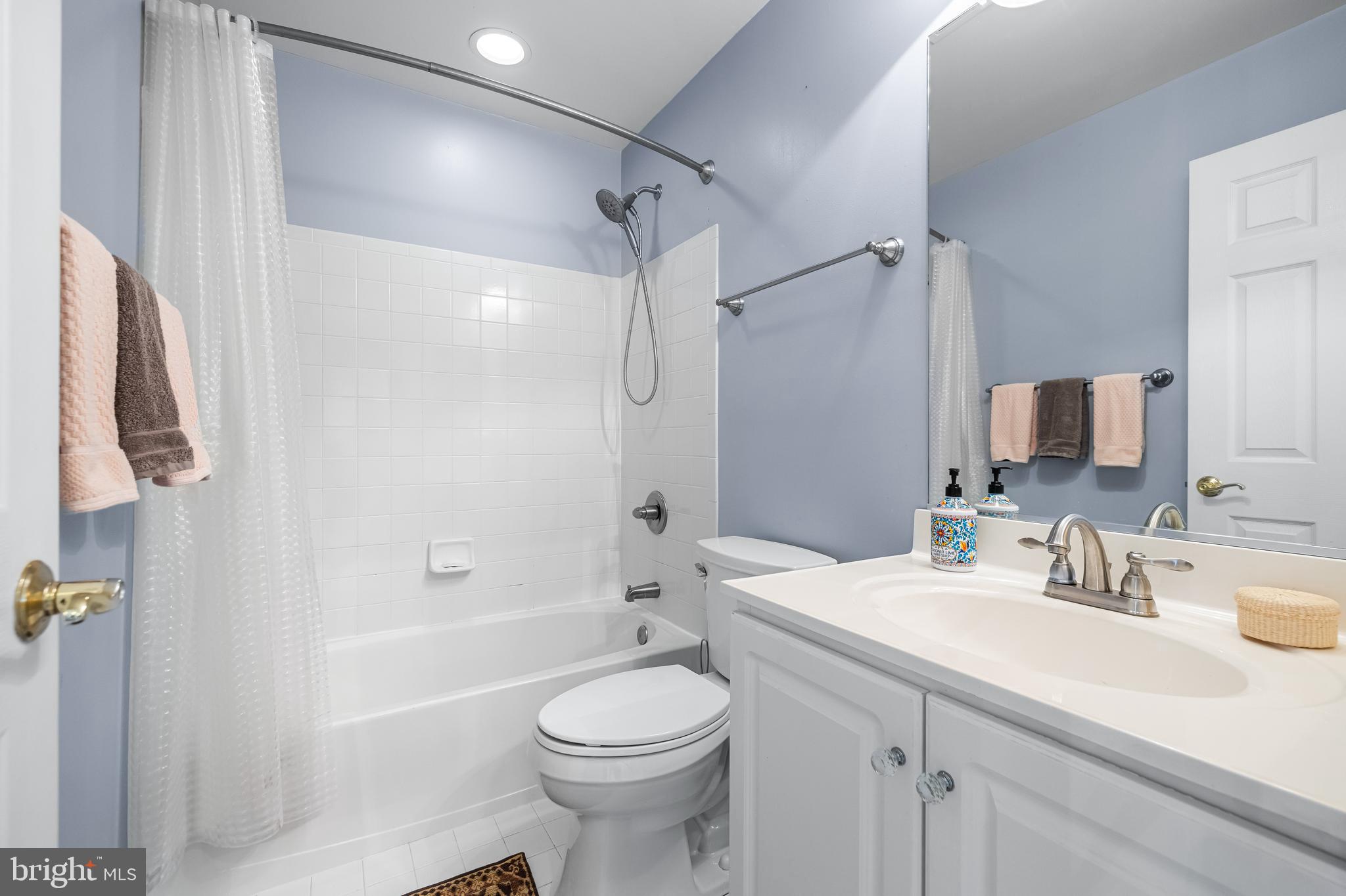 FARMINGTON VILLAGE - Residential