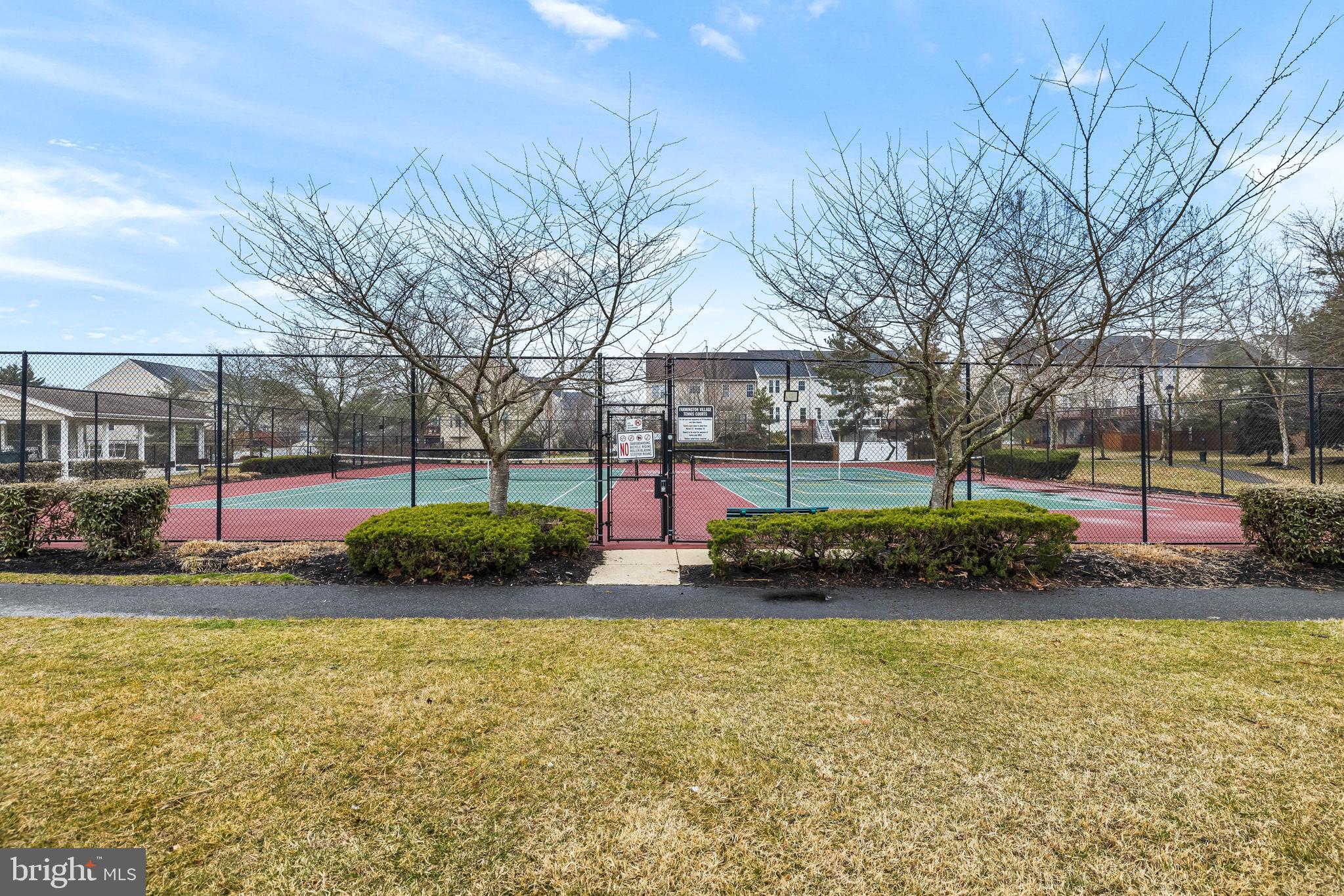 FARMINGTON VILLAGE - Residential