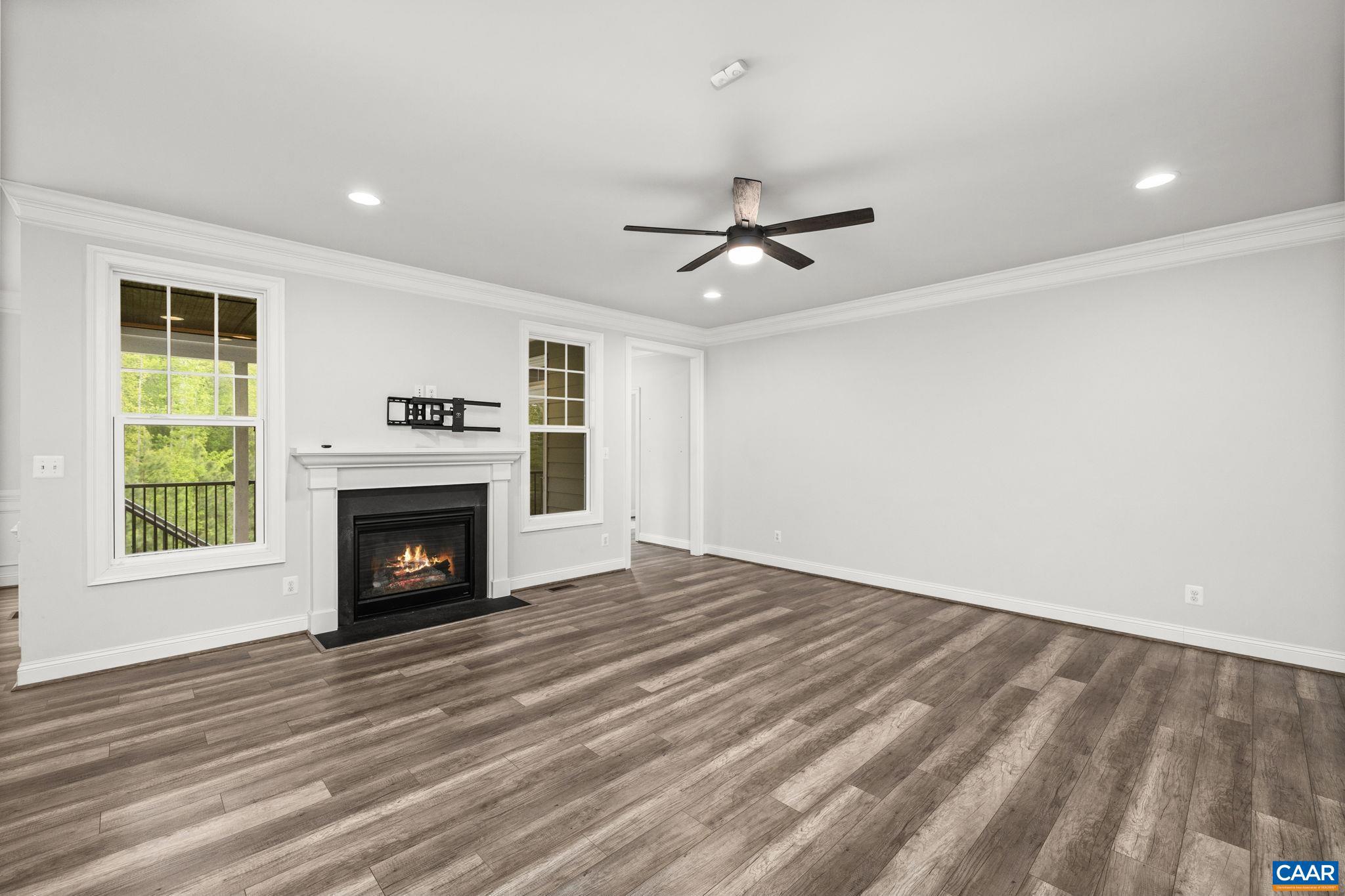 SPRING CREEK - Residential