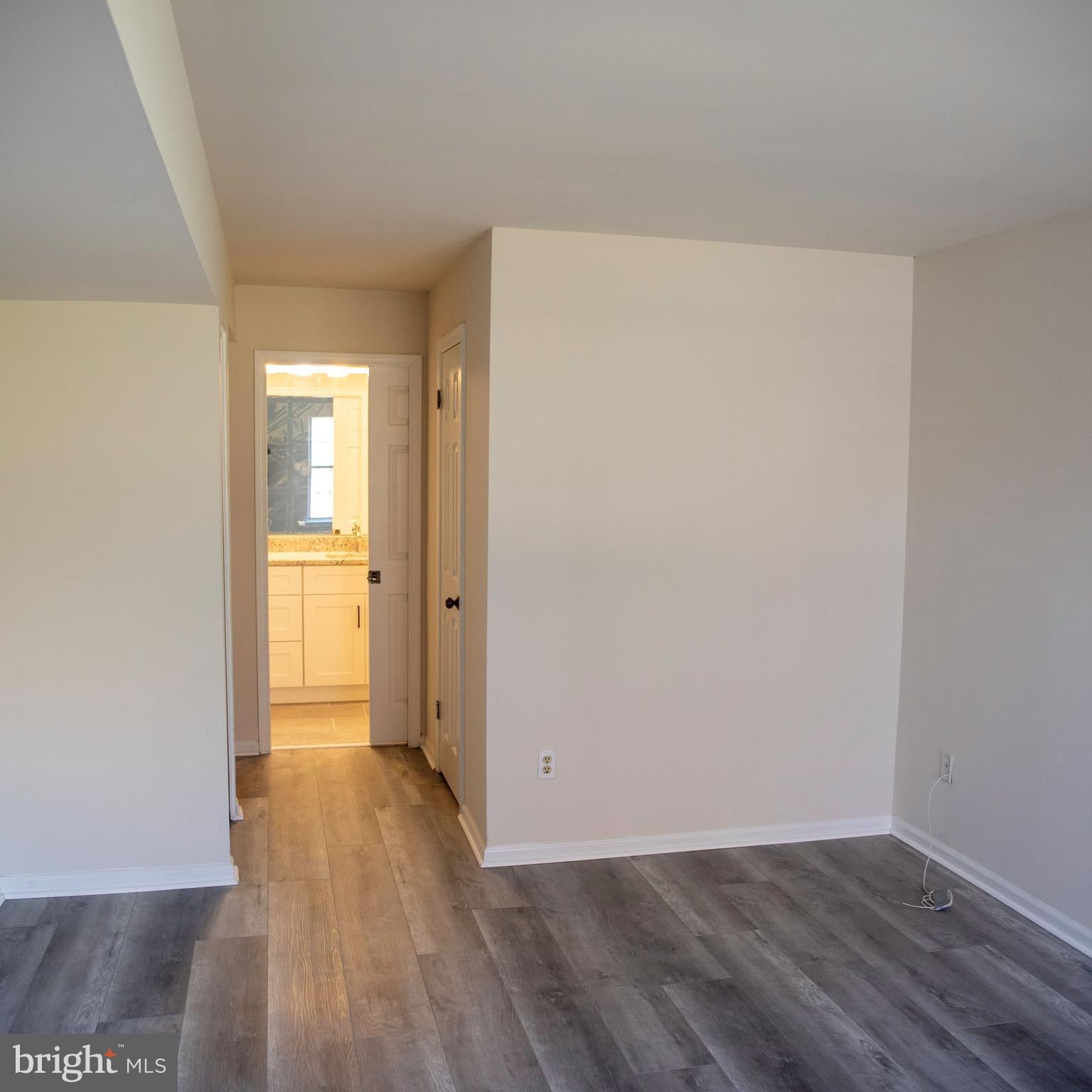 20012 BEACON HILL DRIVE