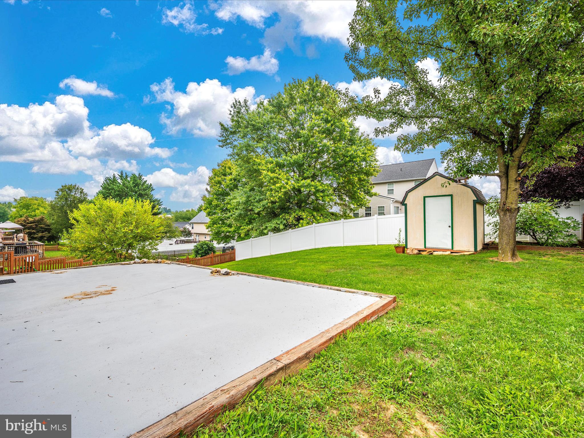 LAUREL RIDGE - Residential