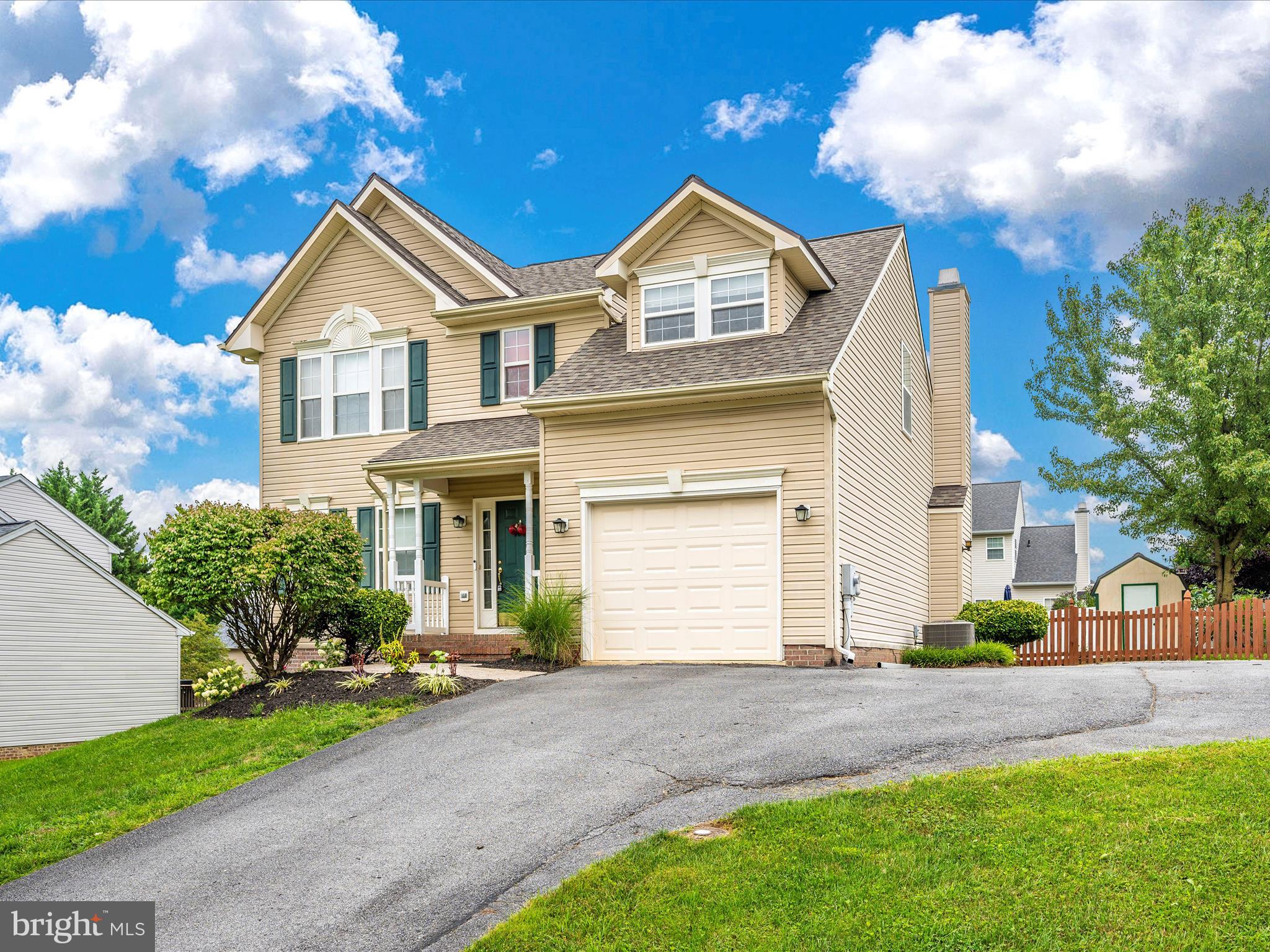 LAUREL RIDGE - Residential