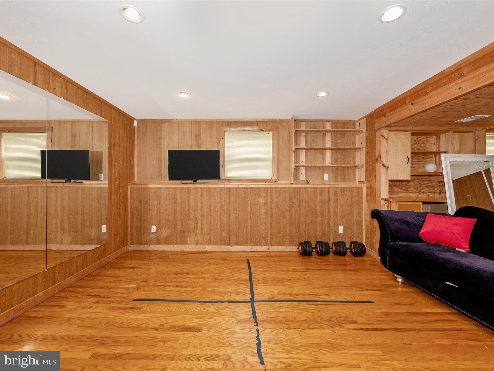 LAUREL RIDGE - Residential