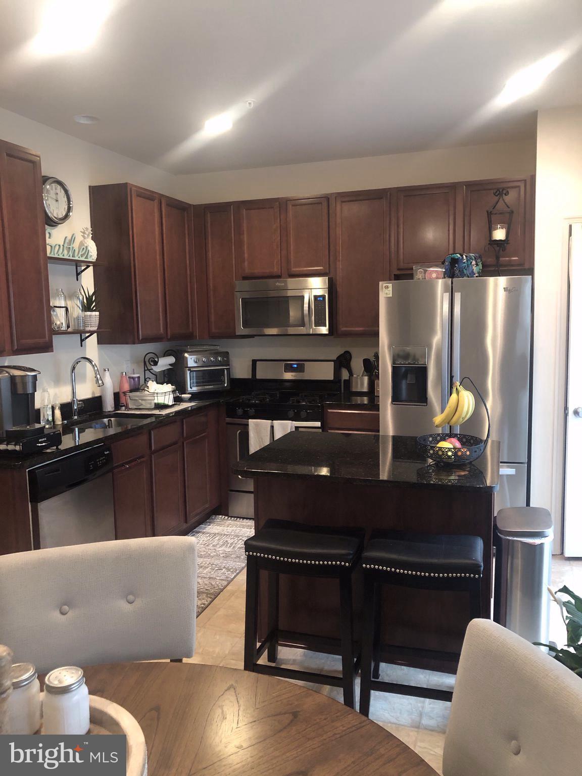 CARRIAGE HILL - Residential Lease