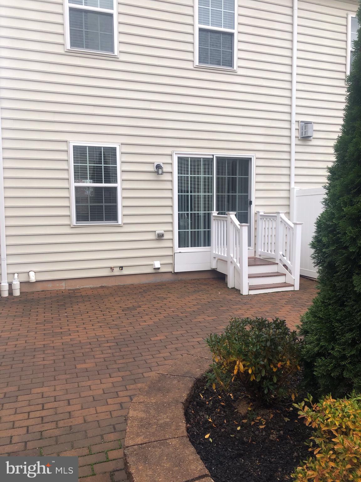 CARRIAGE HILL - Residential Lease