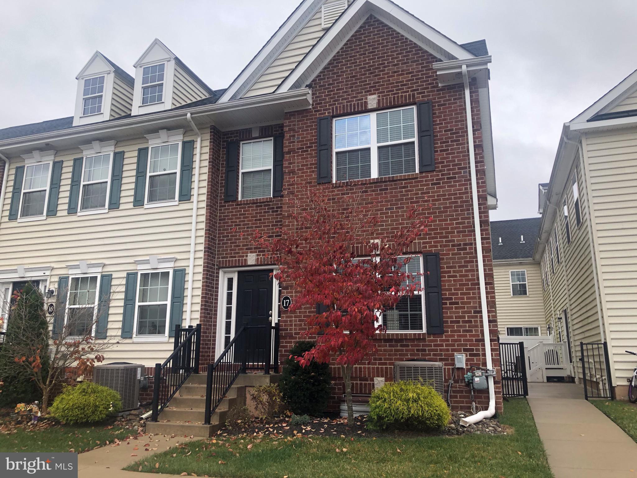 CARRIAGE HILL - Residential Lease