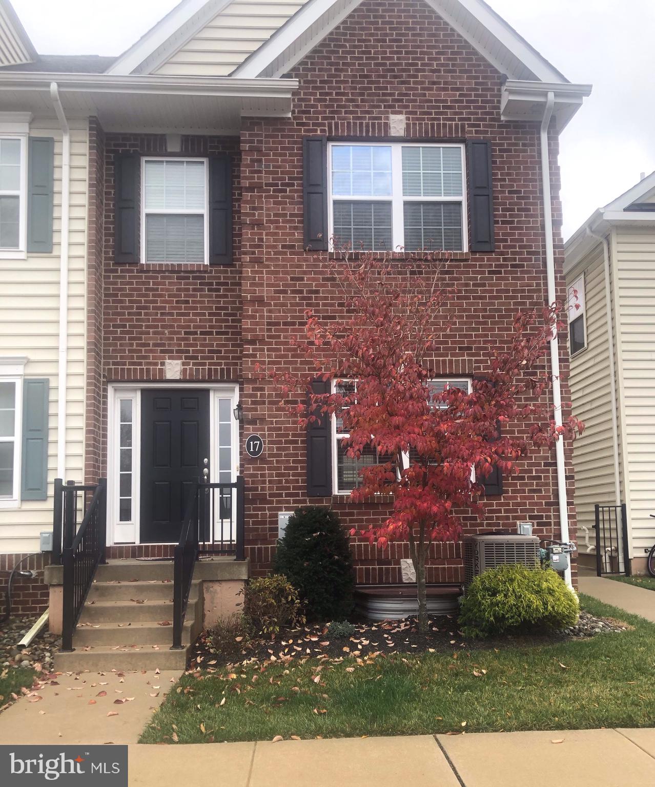 CARRIAGE HILL - Residential Lease