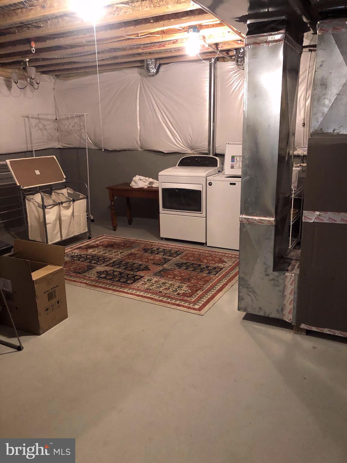 CARRIAGE HILL - Residential Lease