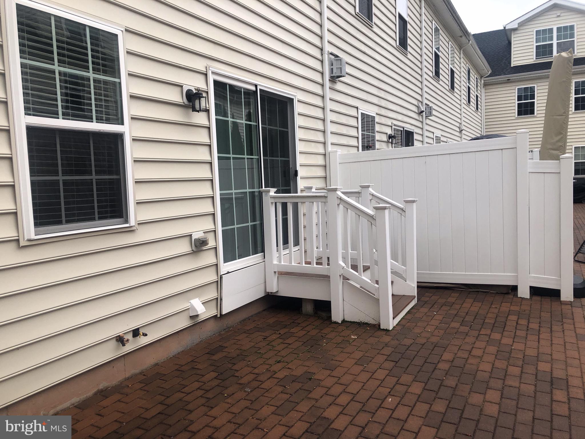 CARRIAGE HILL - Residential Lease