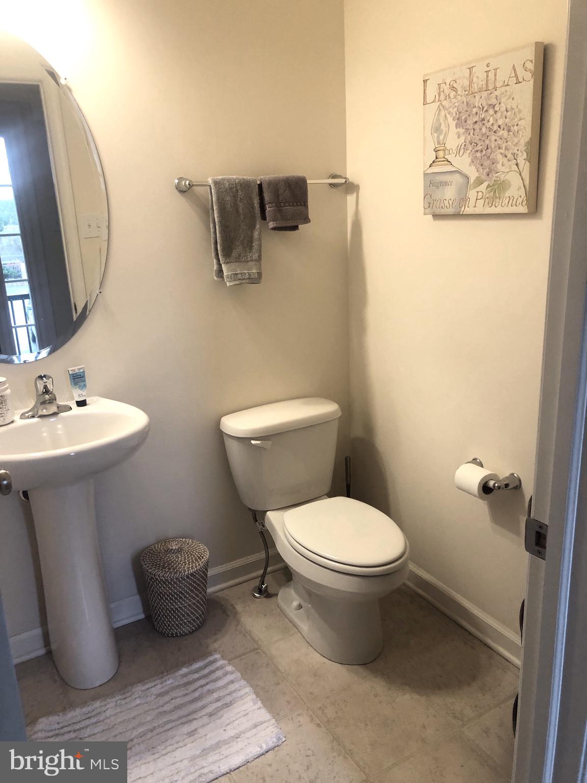 CARRIAGE HILL - Residential Lease