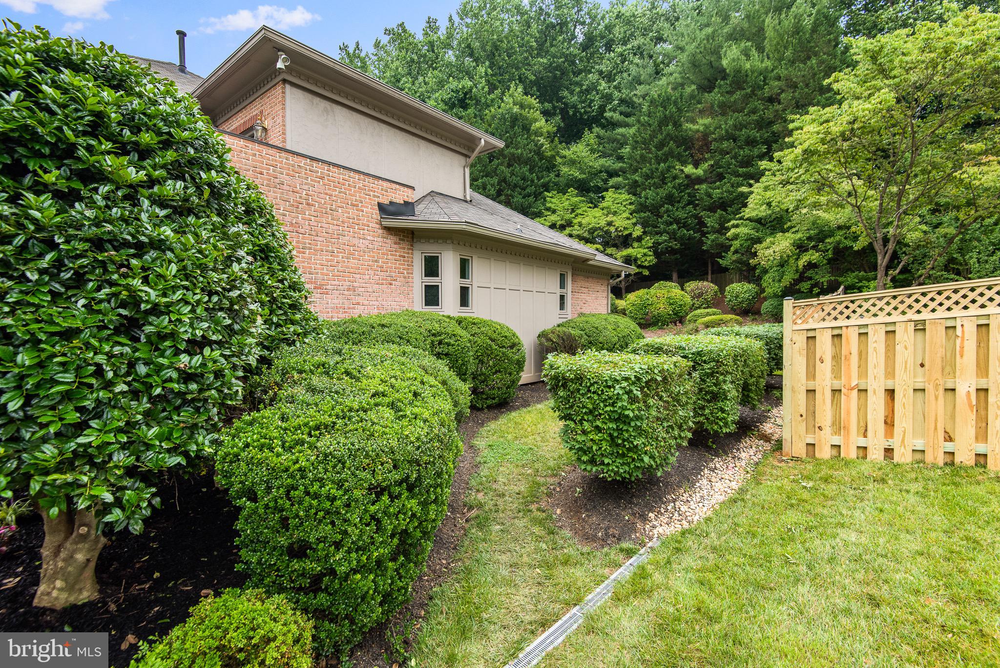 BURNING TREE VALLEY - Residential