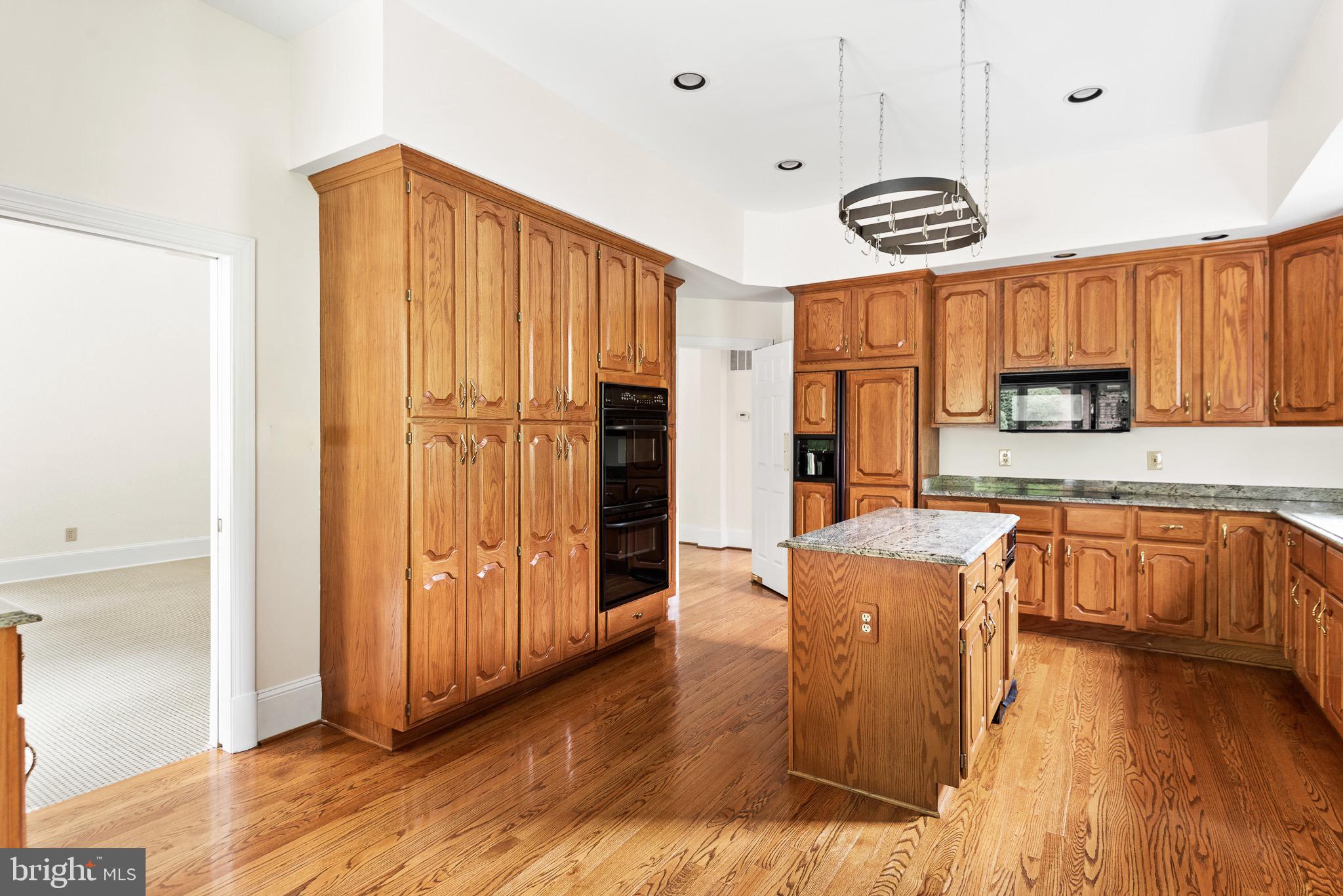 BURNING TREE VALLEY - Residential