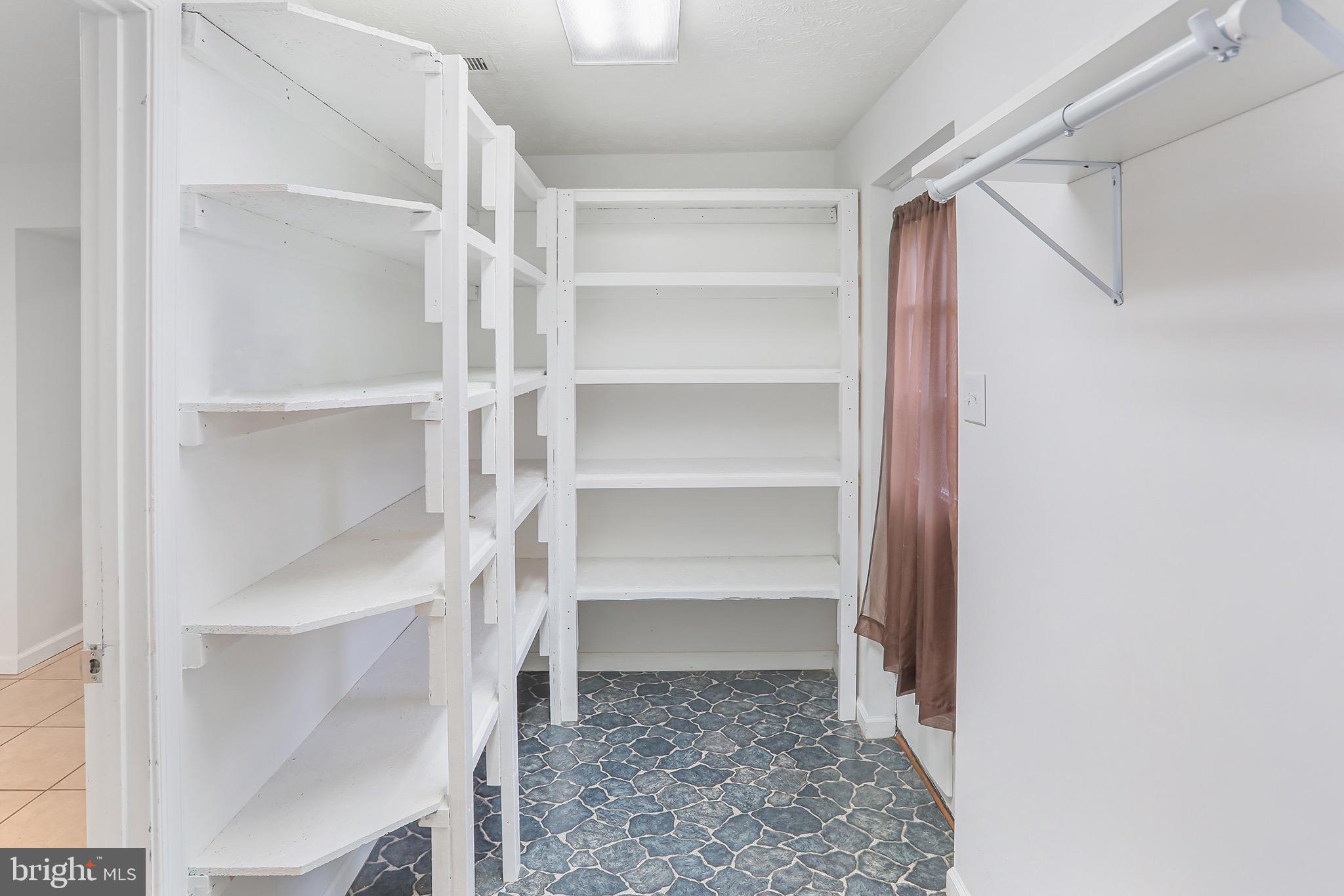 STONEWALL - Residential