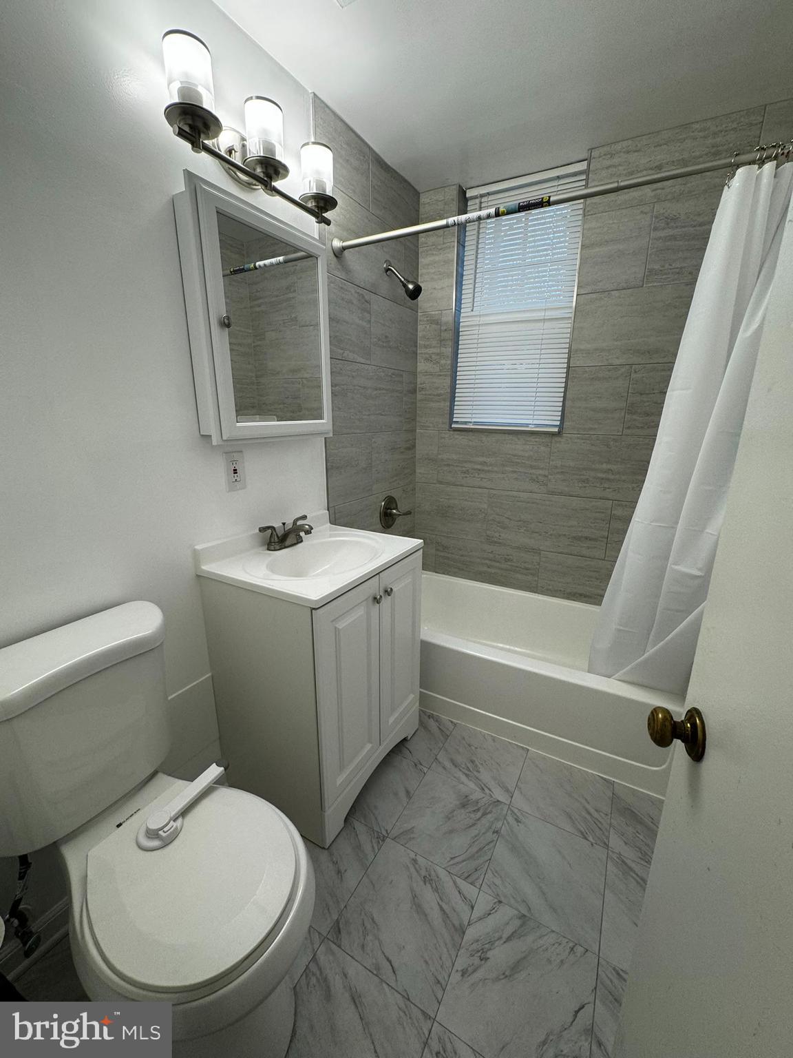 COLONIAL VILLAGE II - Residential Lease