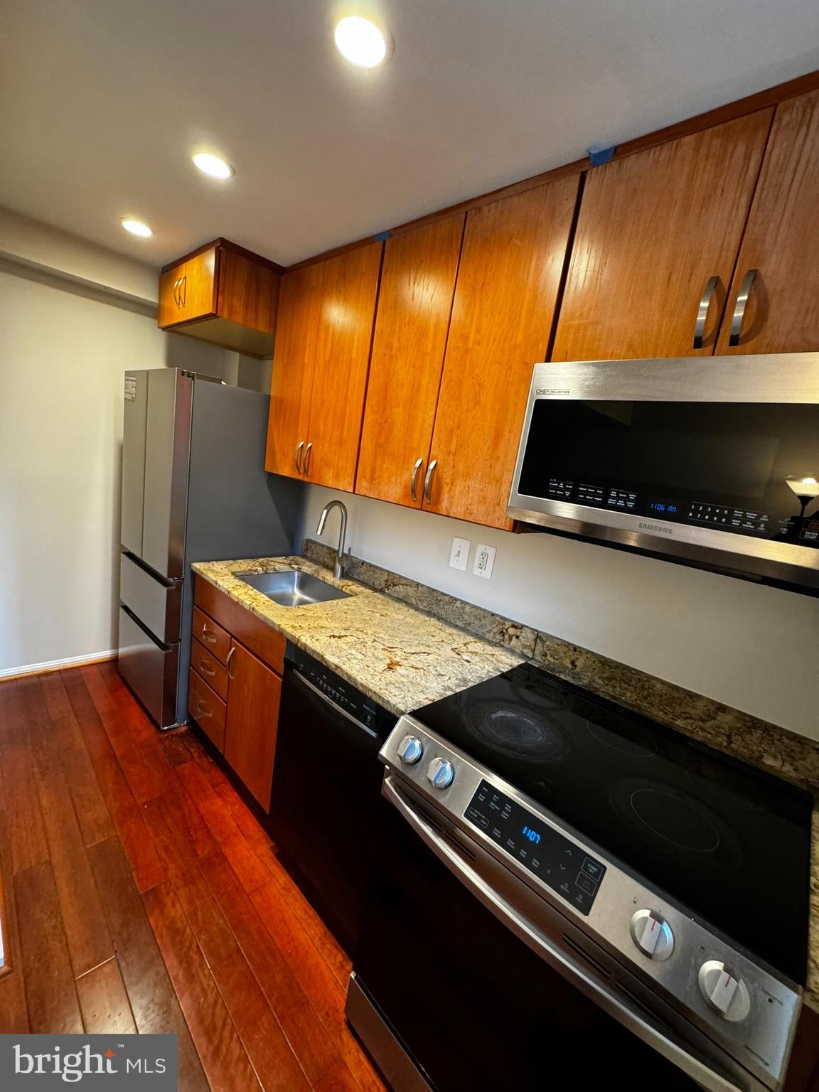 COLONIAL VILLAGE II - Residential Lease