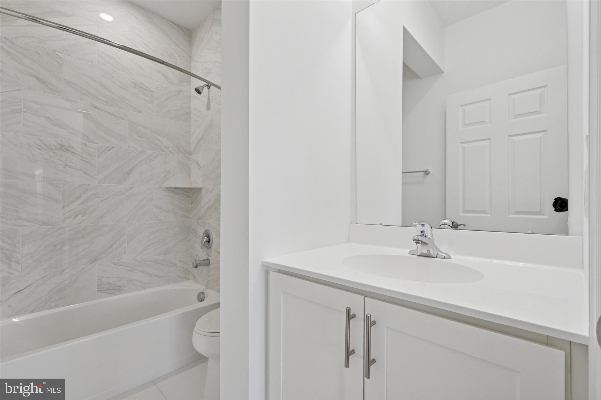 RADCLIFFE COURT - Residential