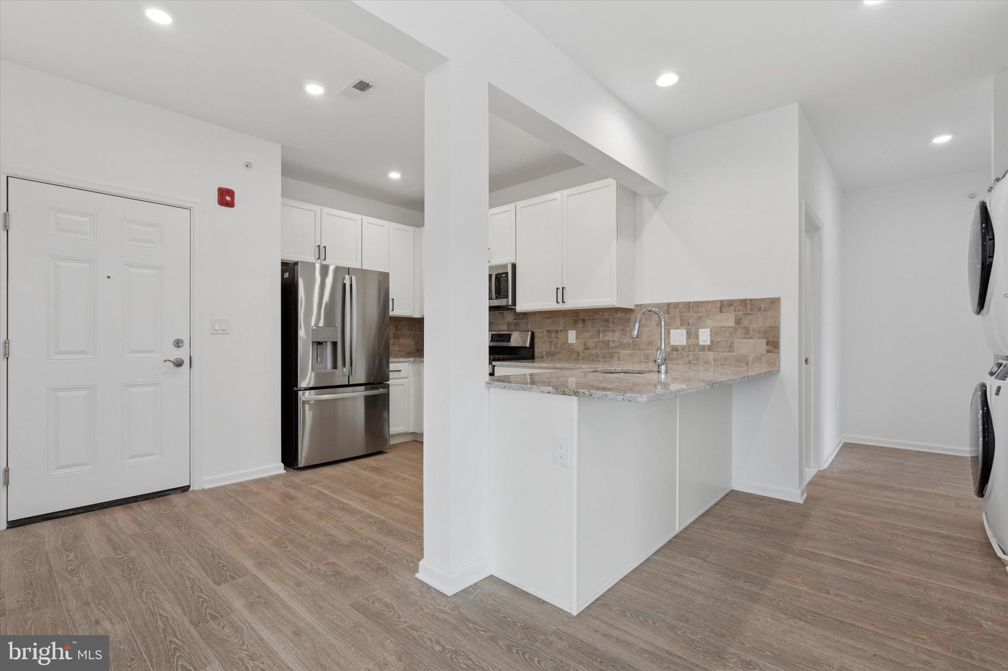 RADCLIFFE COURT - Residential