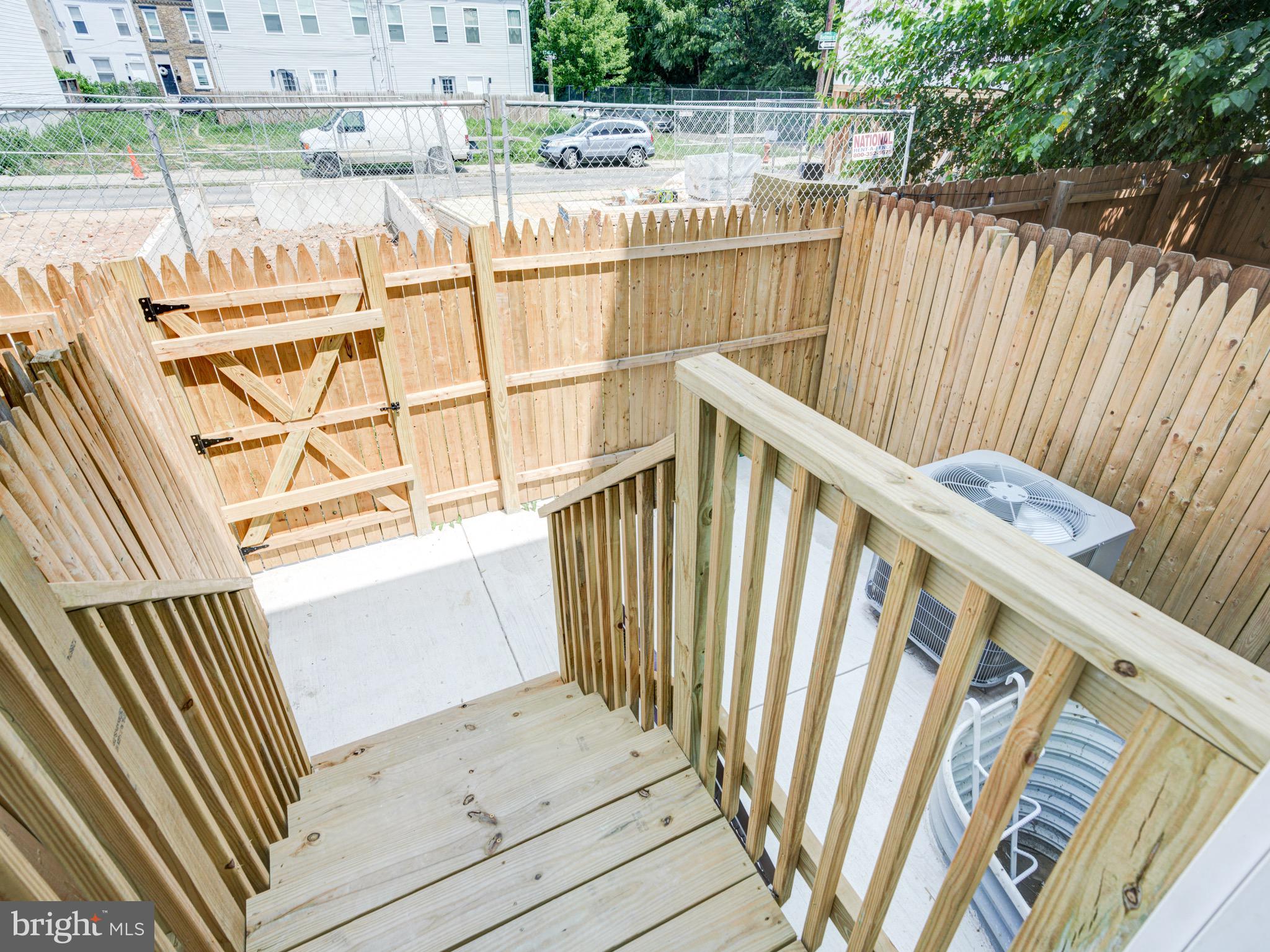 PORT RICHMOND - Residential