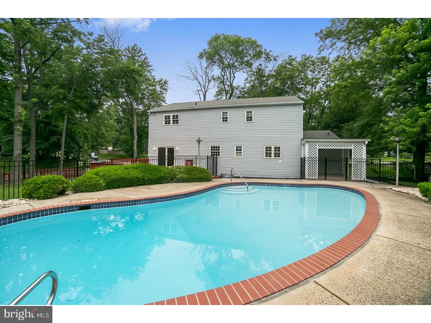 NORRITON WOODS - Residential