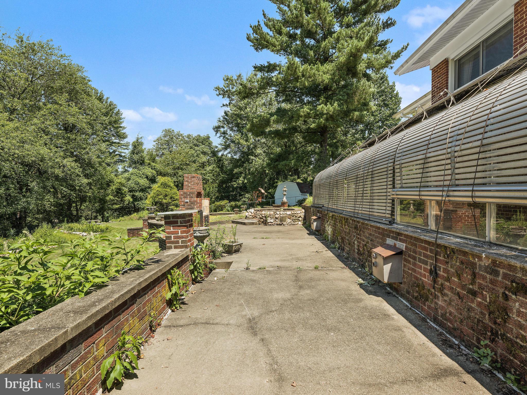 NEWPORT HILLS - Residential