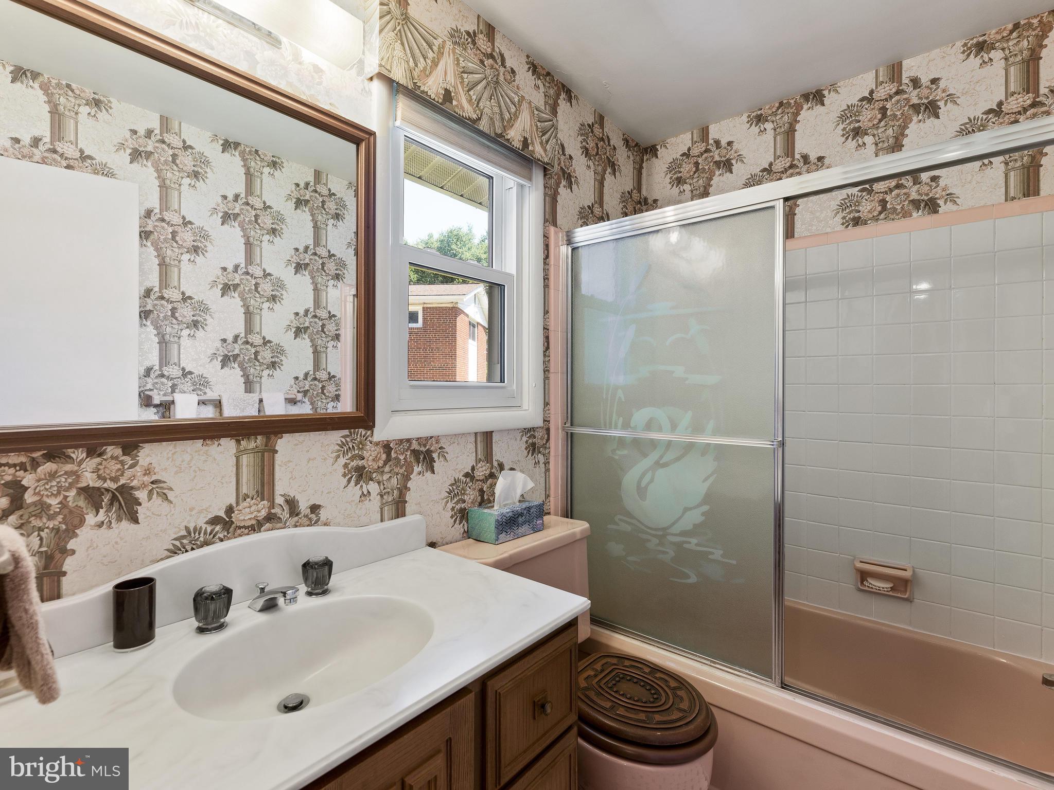 NEWPORT HILLS - Residential