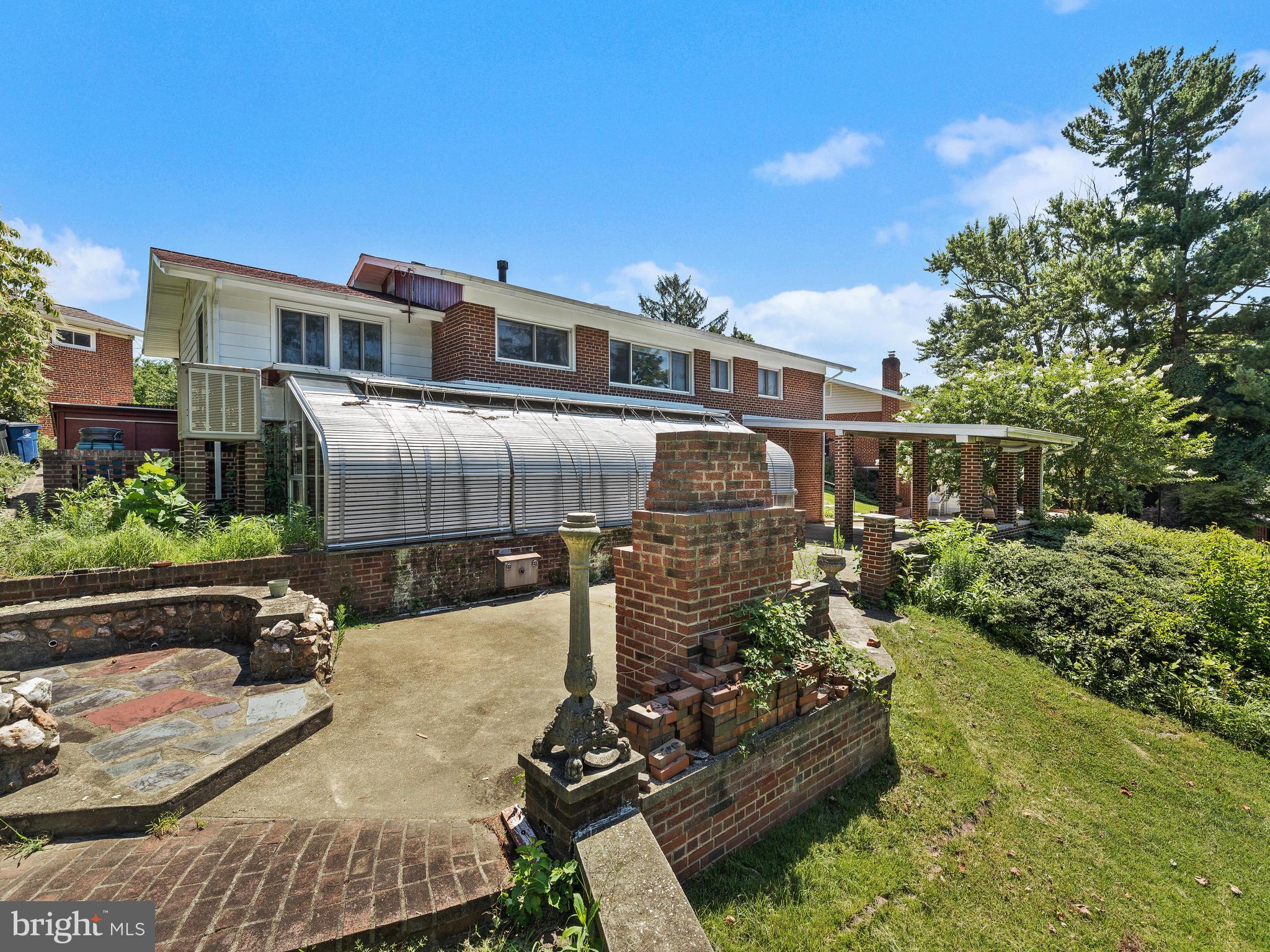 NEWPORT HILLS - Residential