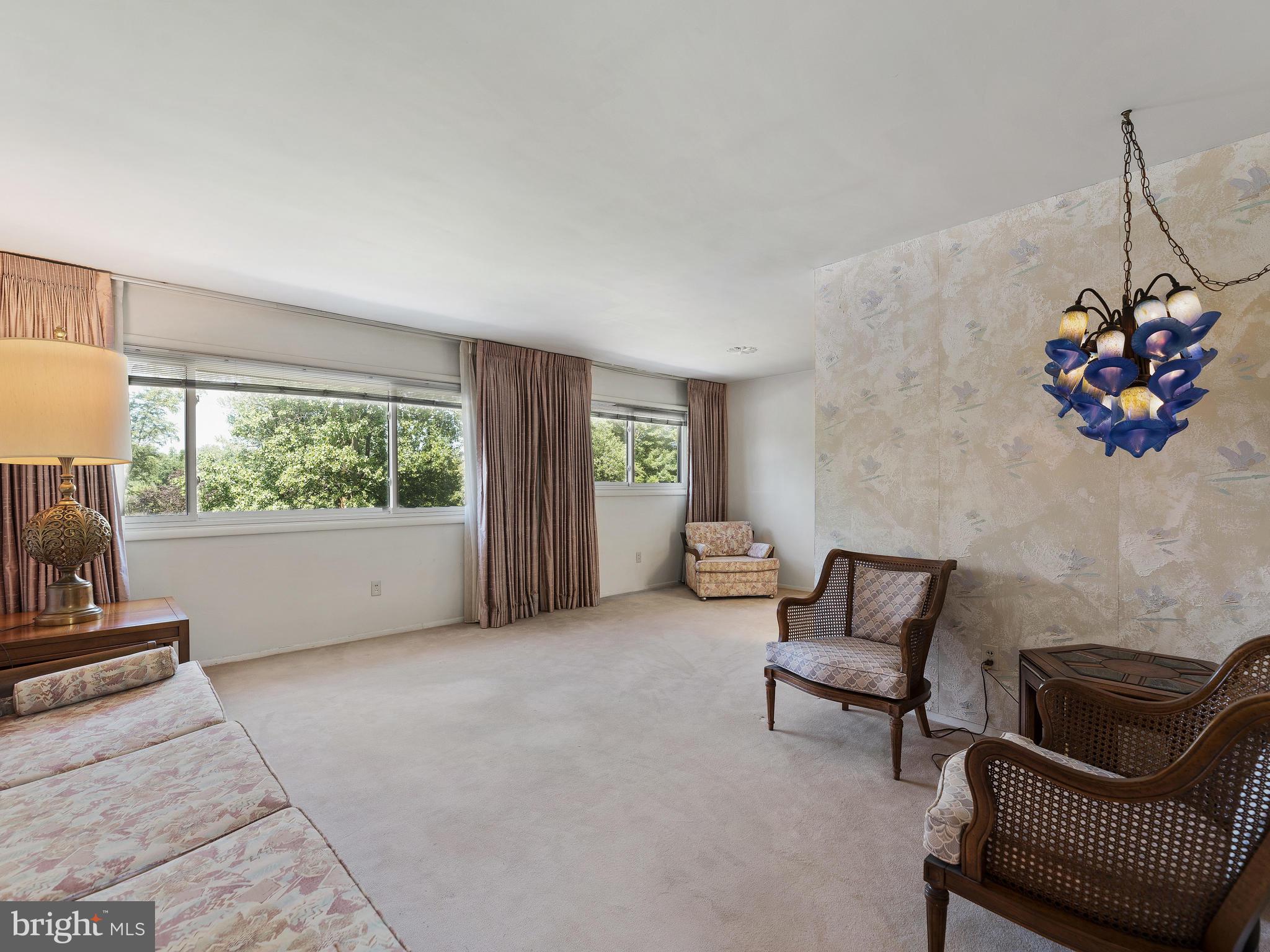 NEWPORT HILLS - Residential