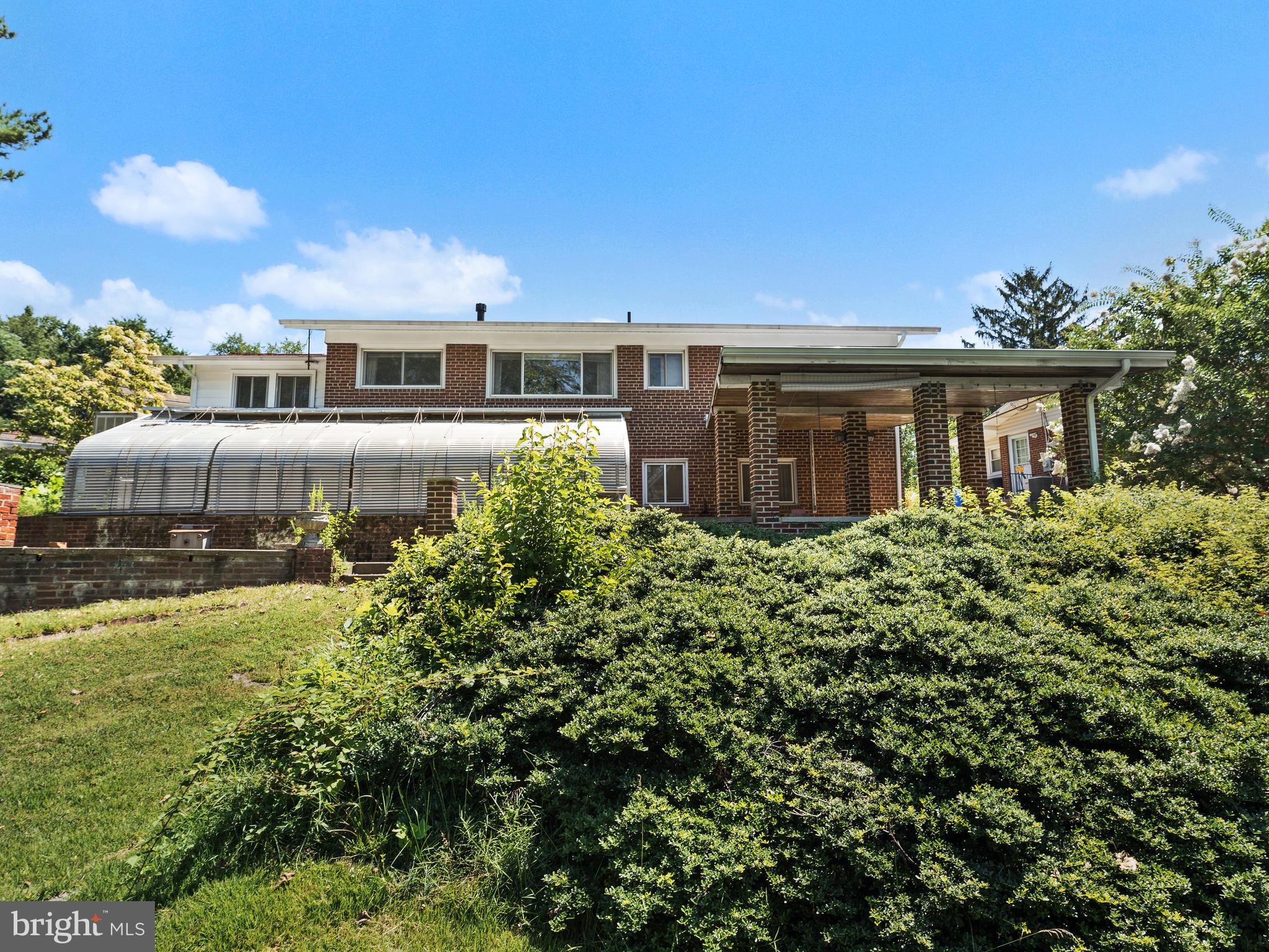 NEWPORT HILLS - Residential