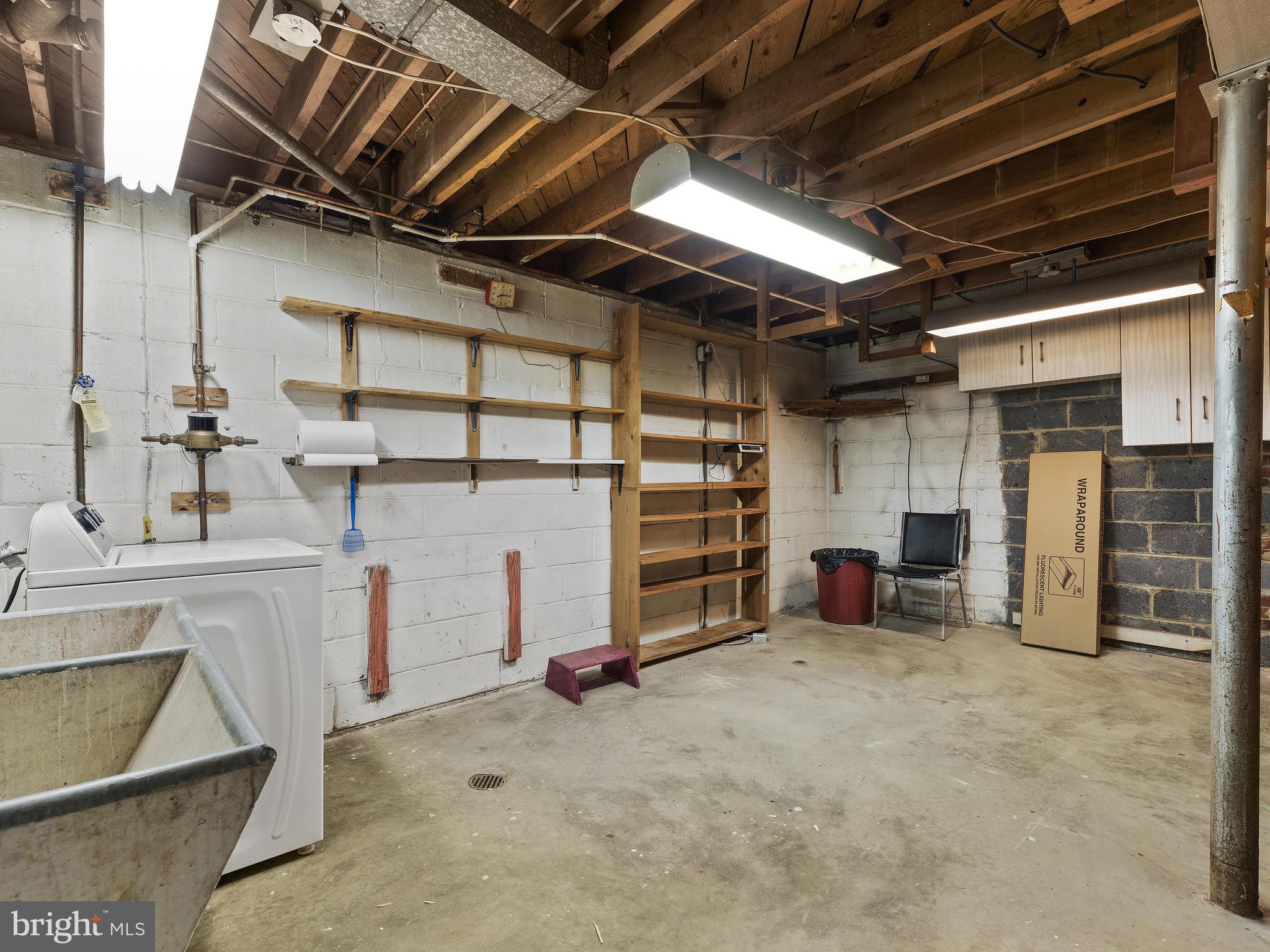 NEWPORT HILLS - Residential