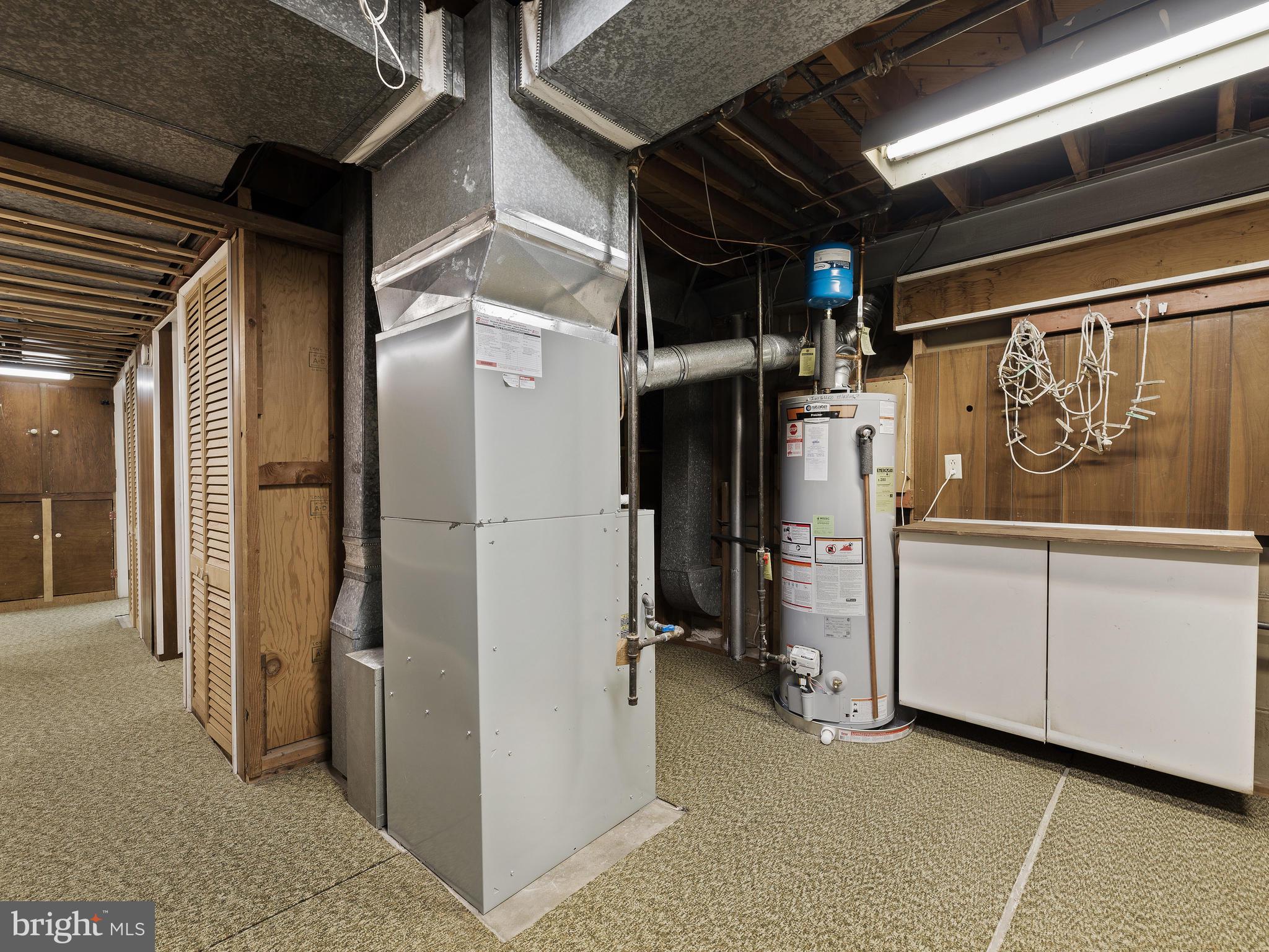 NEWPORT HILLS - Residential