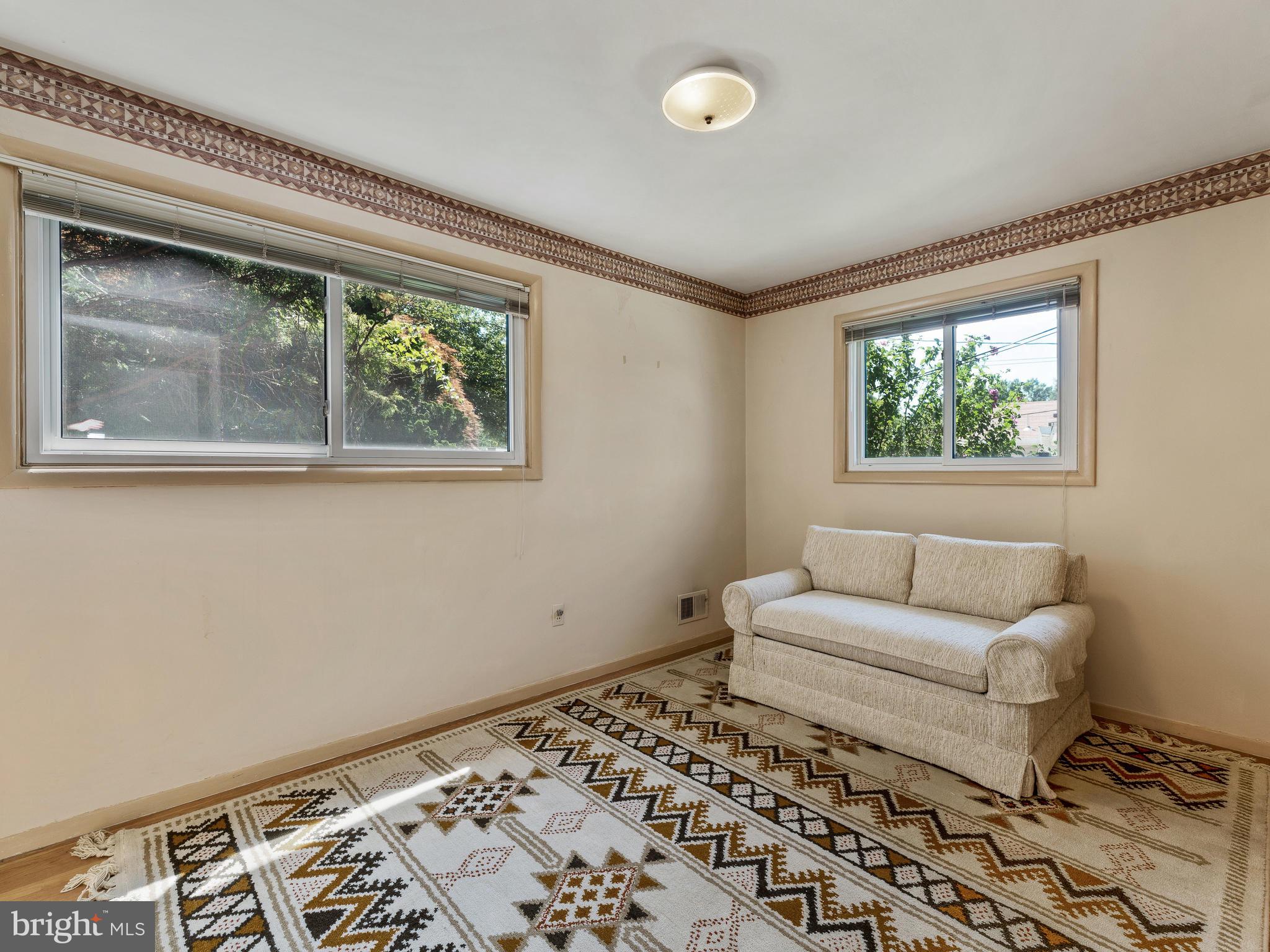 NEWPORT HILLS - Residential