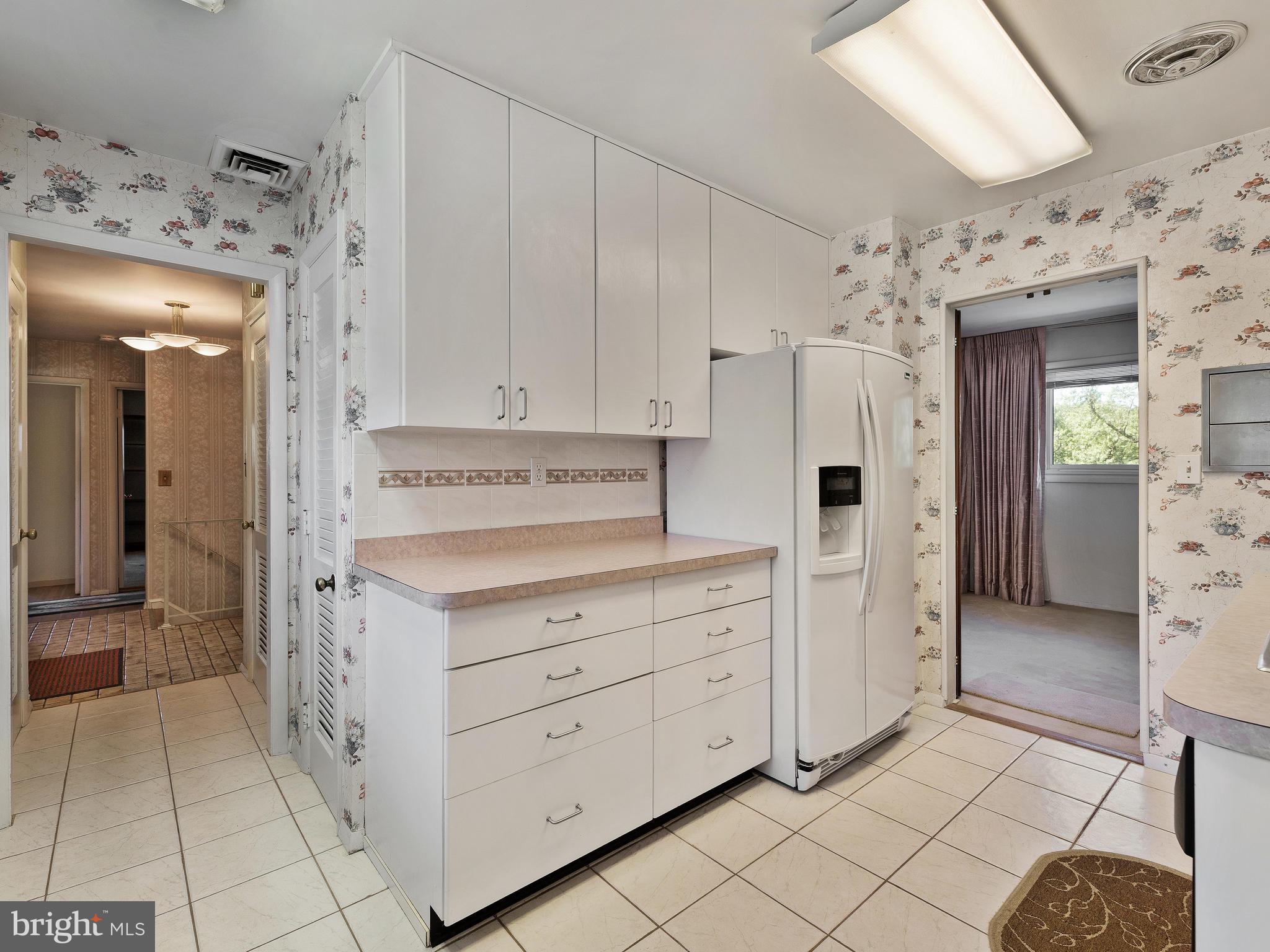 NEWPORT HILLS - Residential