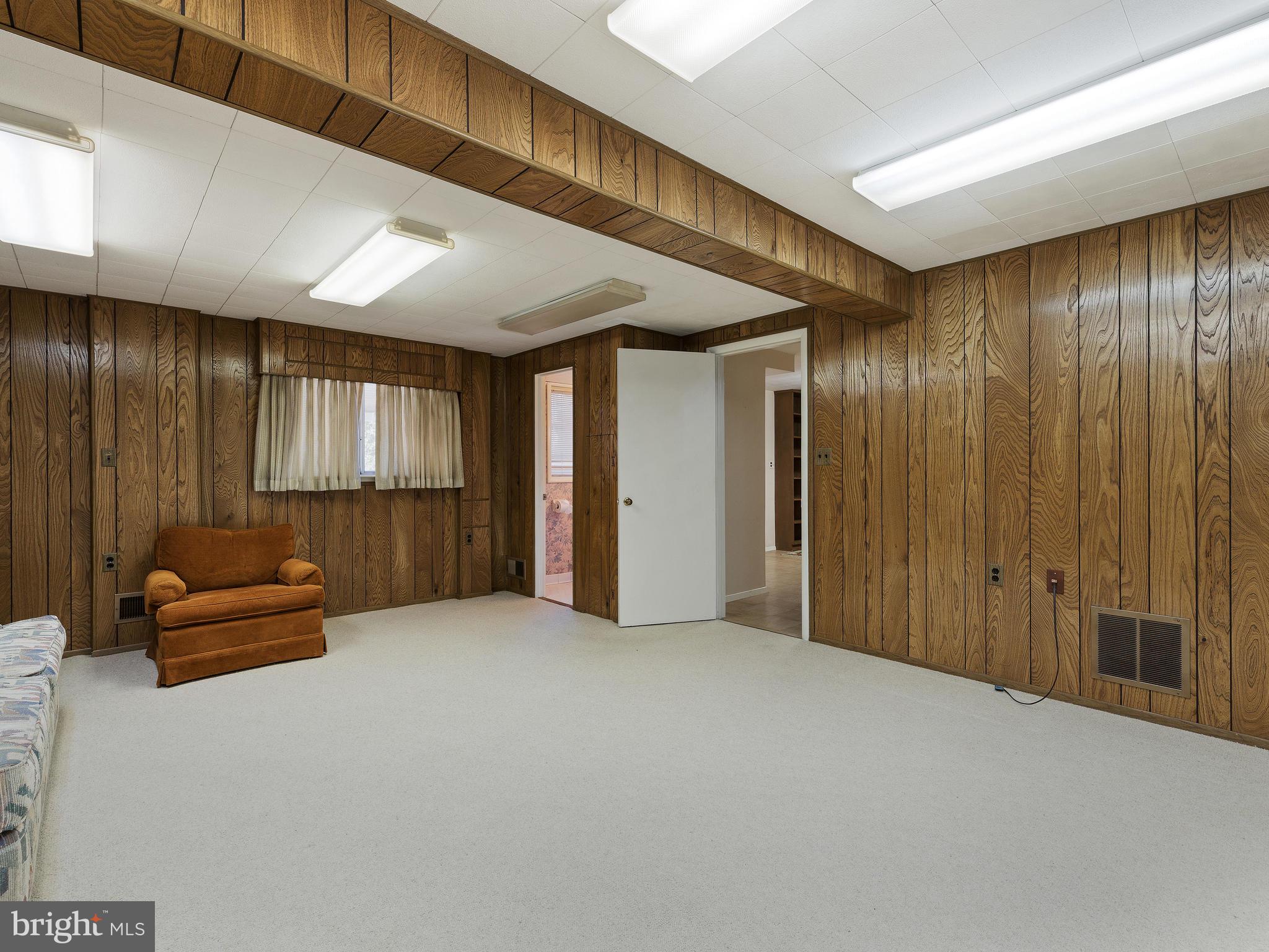 NEWPORT HILLS - Residential