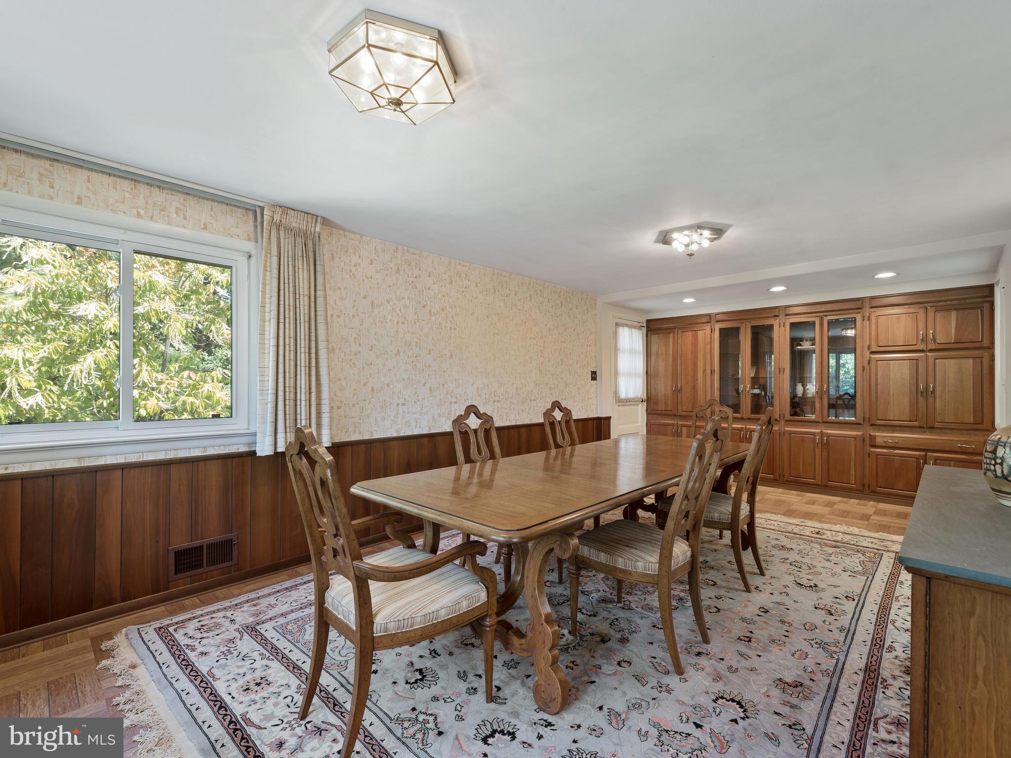 NEWPORT HILLS - Residential